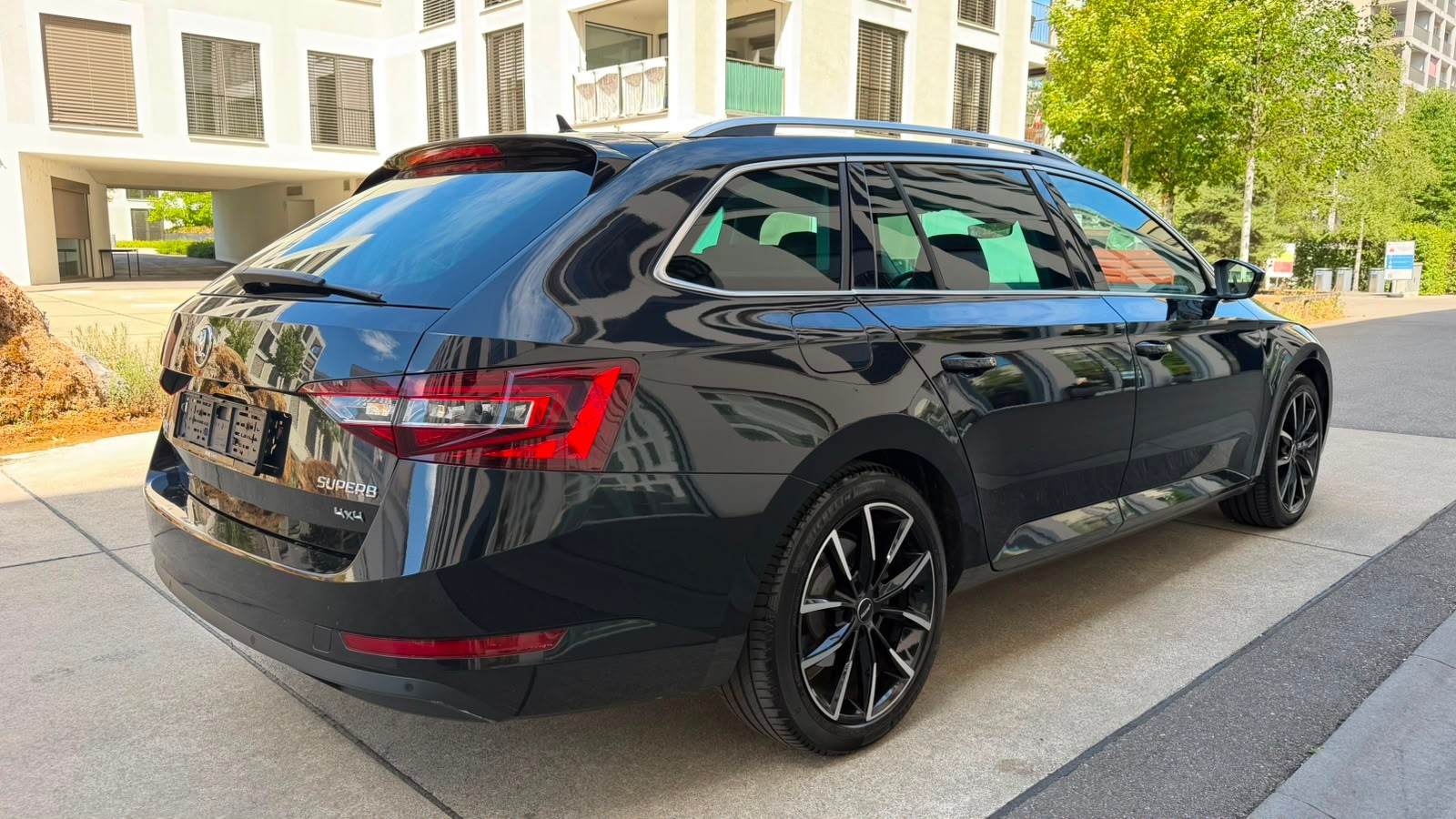 SKODA Superb Combi 2.0 TDi Style 4x4 DSG-image-4