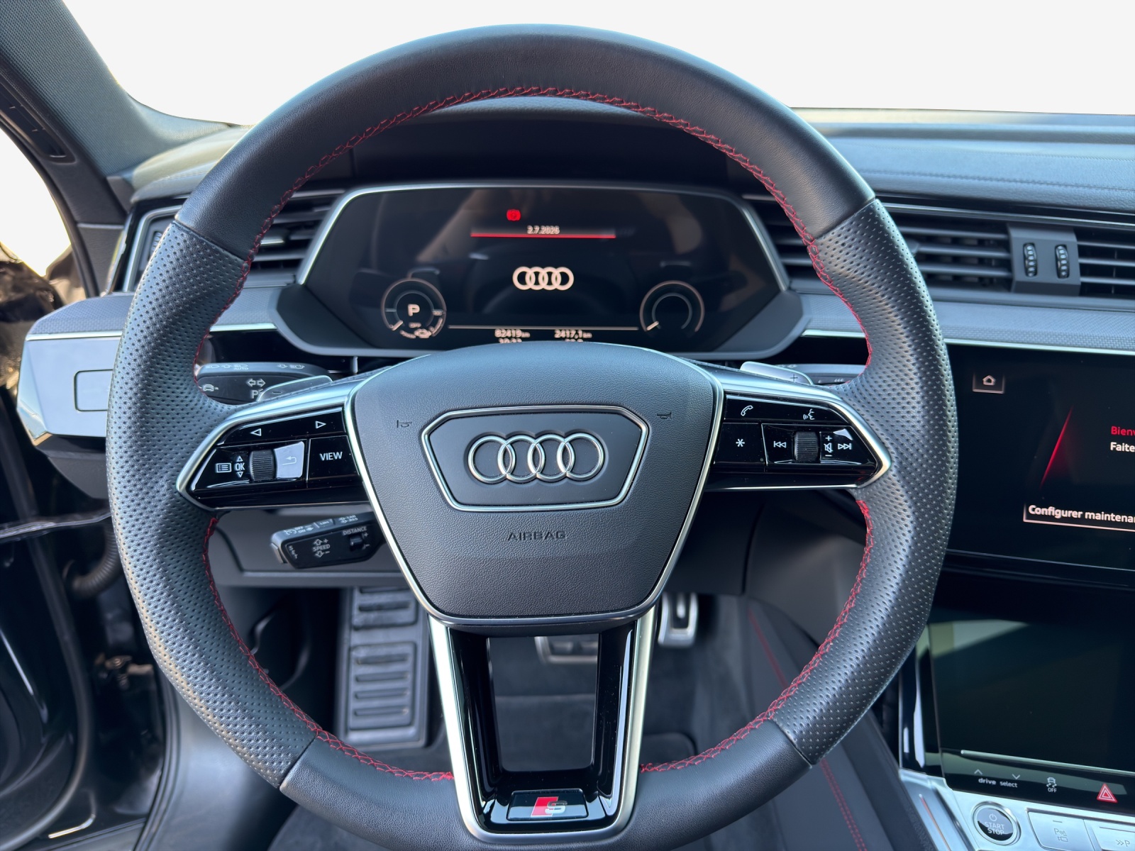 AUDI Q8 Sportback 55 e-tron Black Edition quattro-image-10