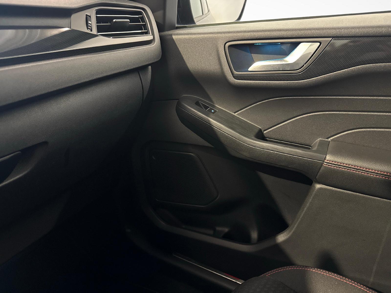 FORD Kuga 2.5 Plug-in Hybrid ST-Line-image-13