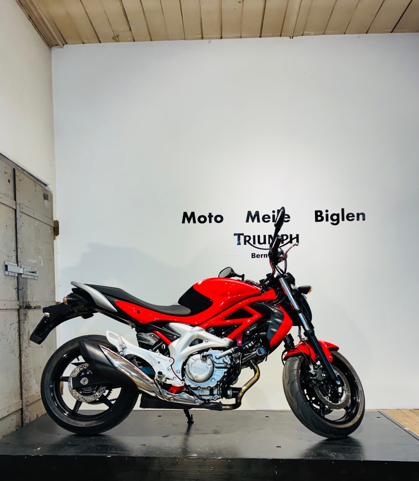 SUZUKI SFV 650 Gladius ABS-showroom-element-1