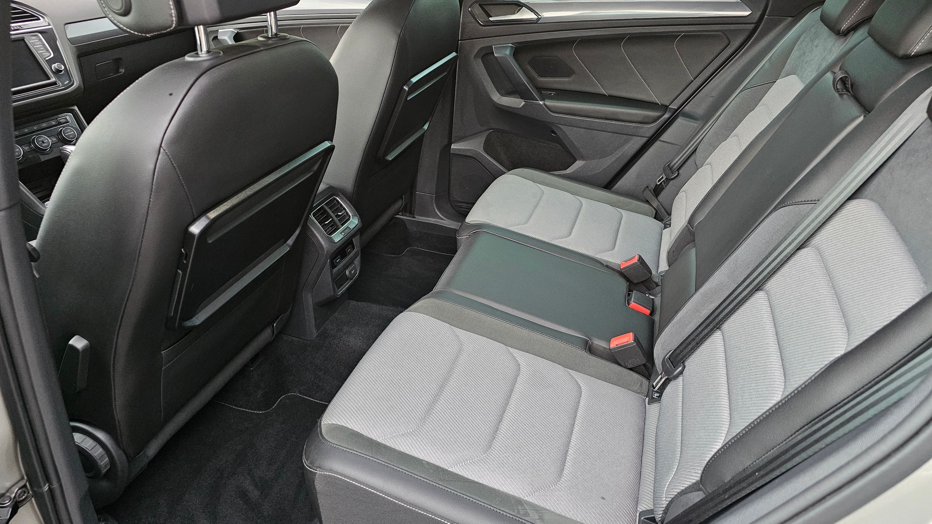 VW Tiguan 2.0TSI Highline R-Line 4Motion DSG-image-10
