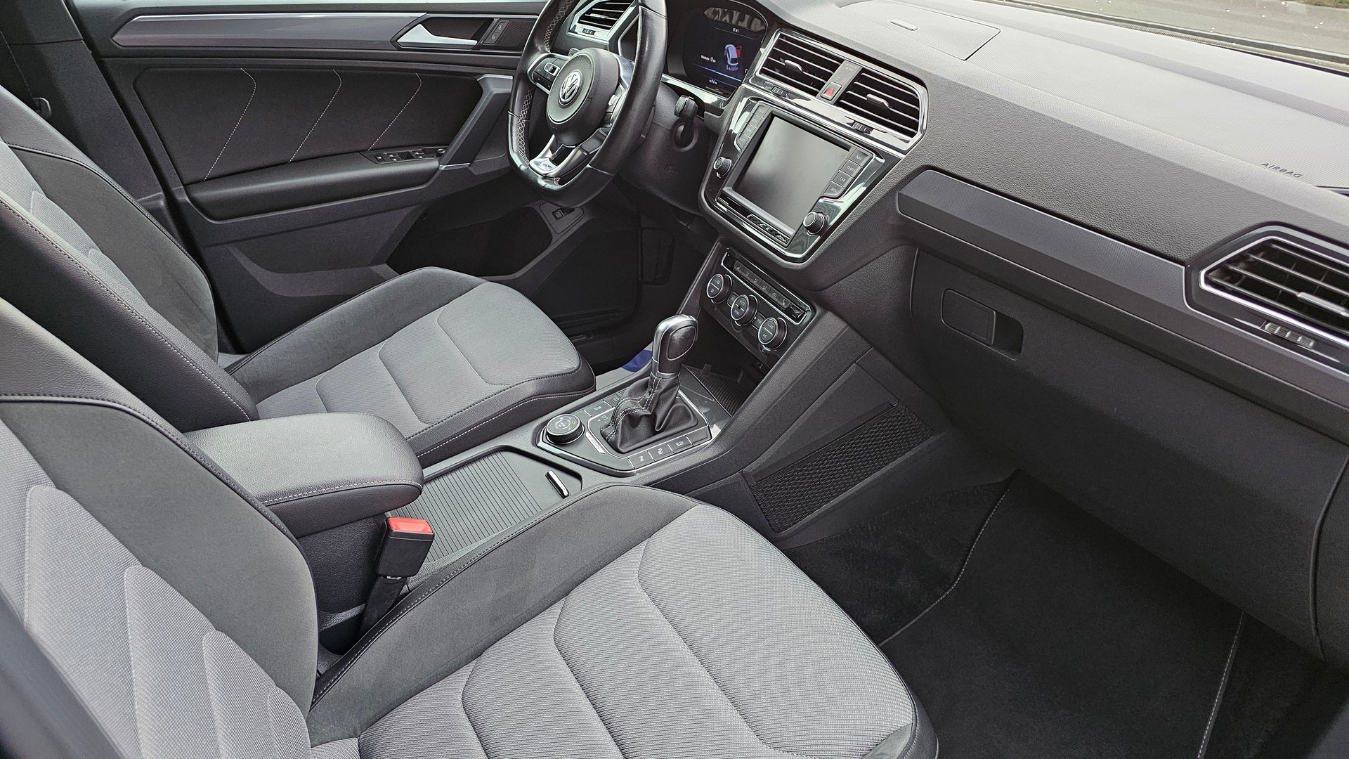 VW Tiguan 2.0TSI Highline R-Line 4Motion DSG-image-11