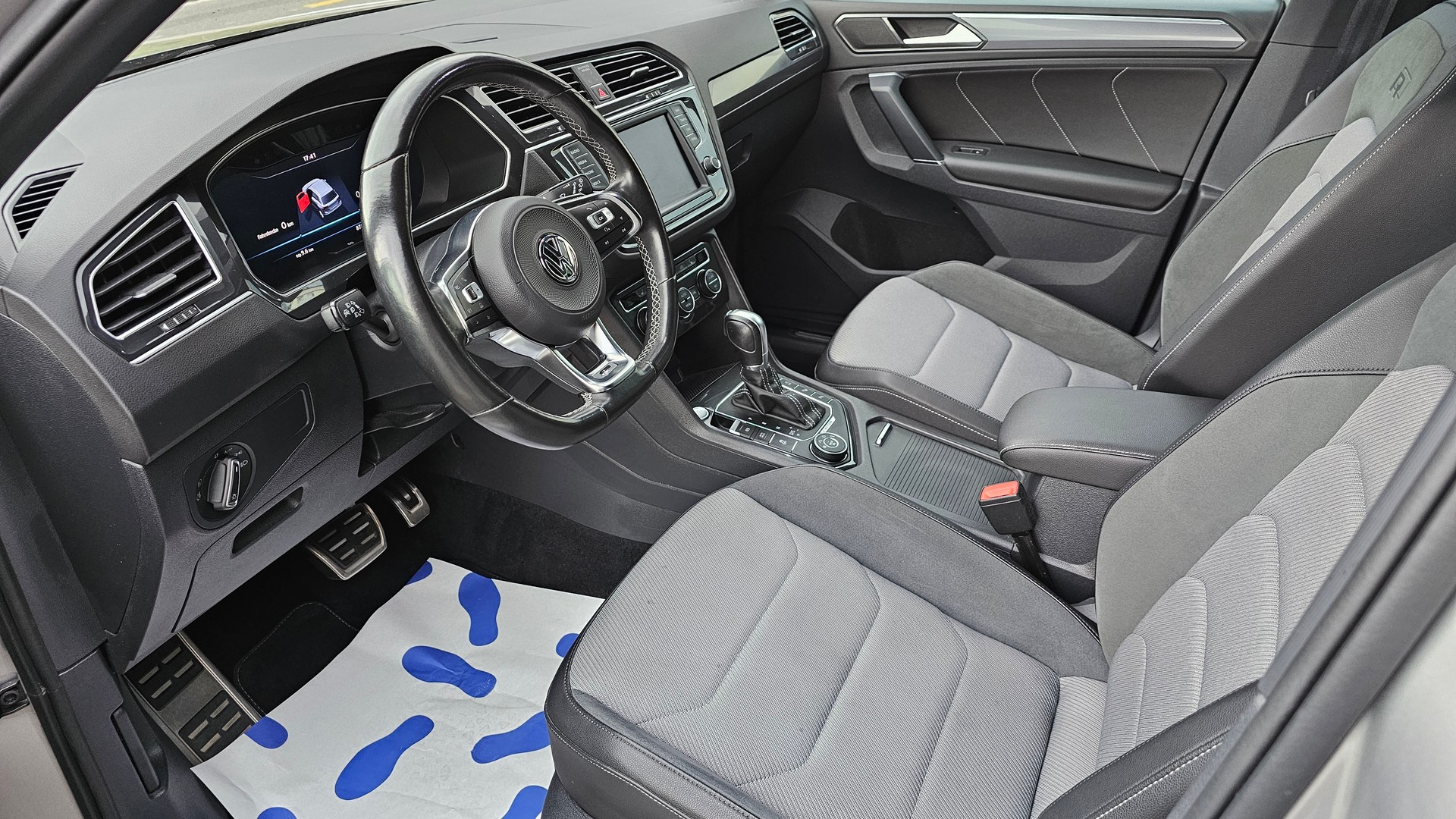VW Tiguan 2.0TSI Highline R-Line 4Motion DSG-image-9