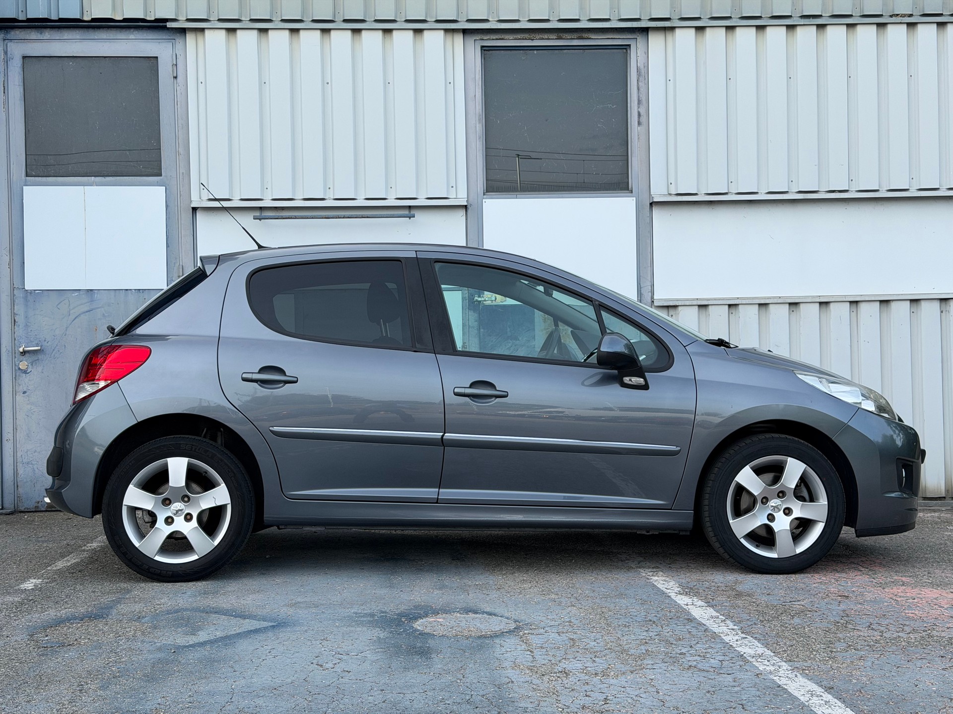 PEUGEOT 207 1.6 16V Sport Automatic-showroom-element-2