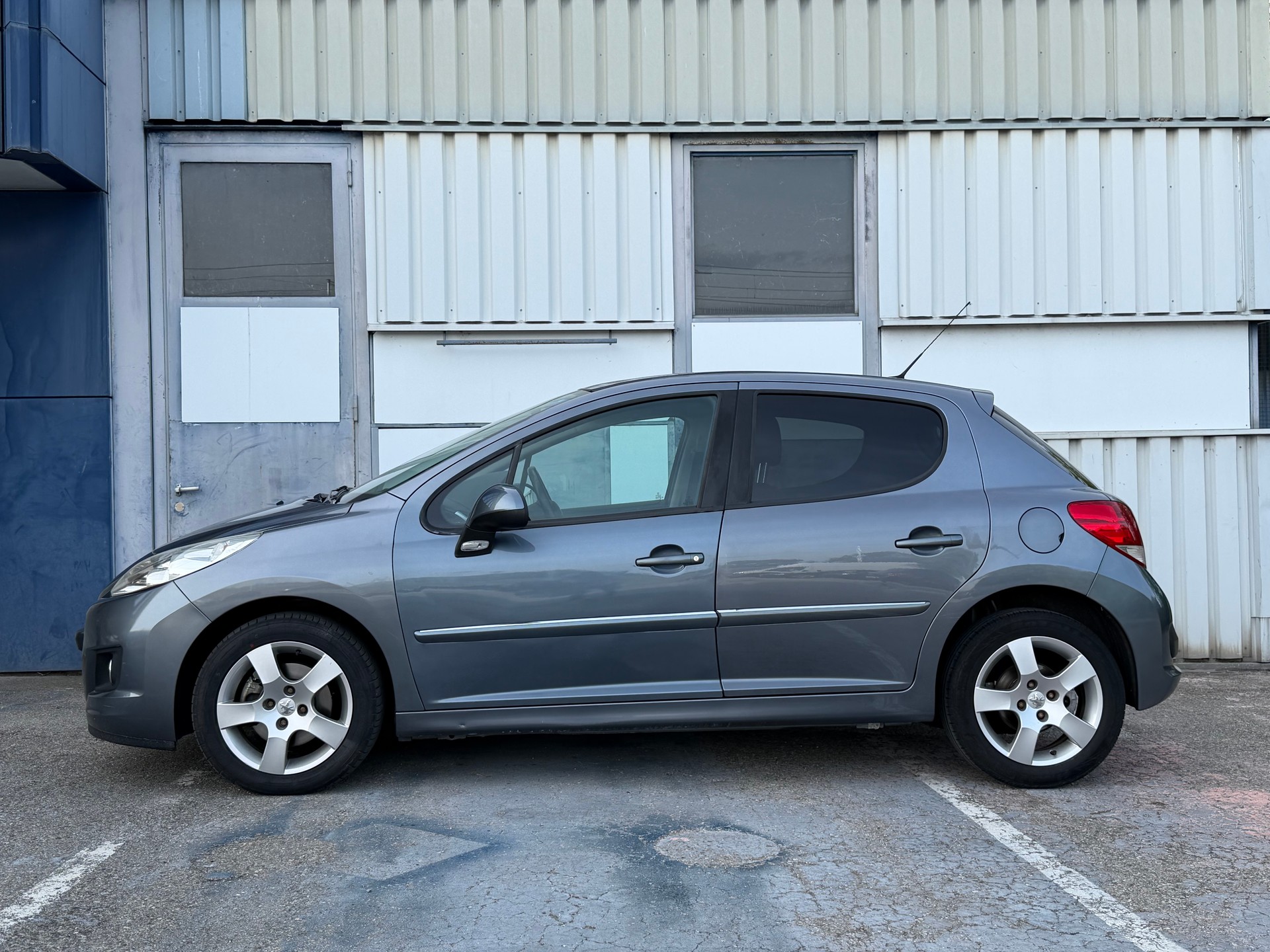 PEUGEOT 207 1.6 16V Sport Automatic-showroom-element-1