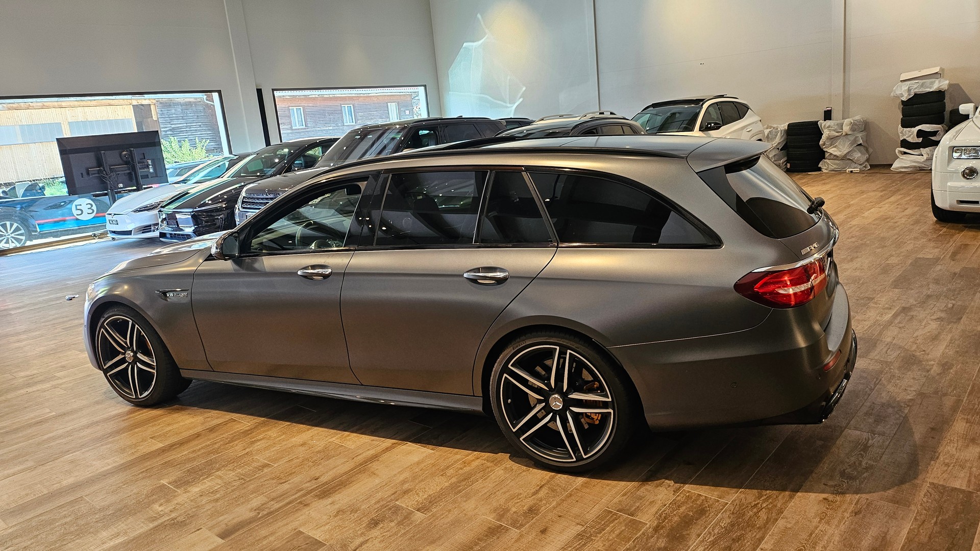 MERCEDES-BENZ E 63 AMG S 4 Matic 9G-Tronic, 612 PS selenitgrau, Top Ausstattung AMG Performance-Abgasanlage-image-14