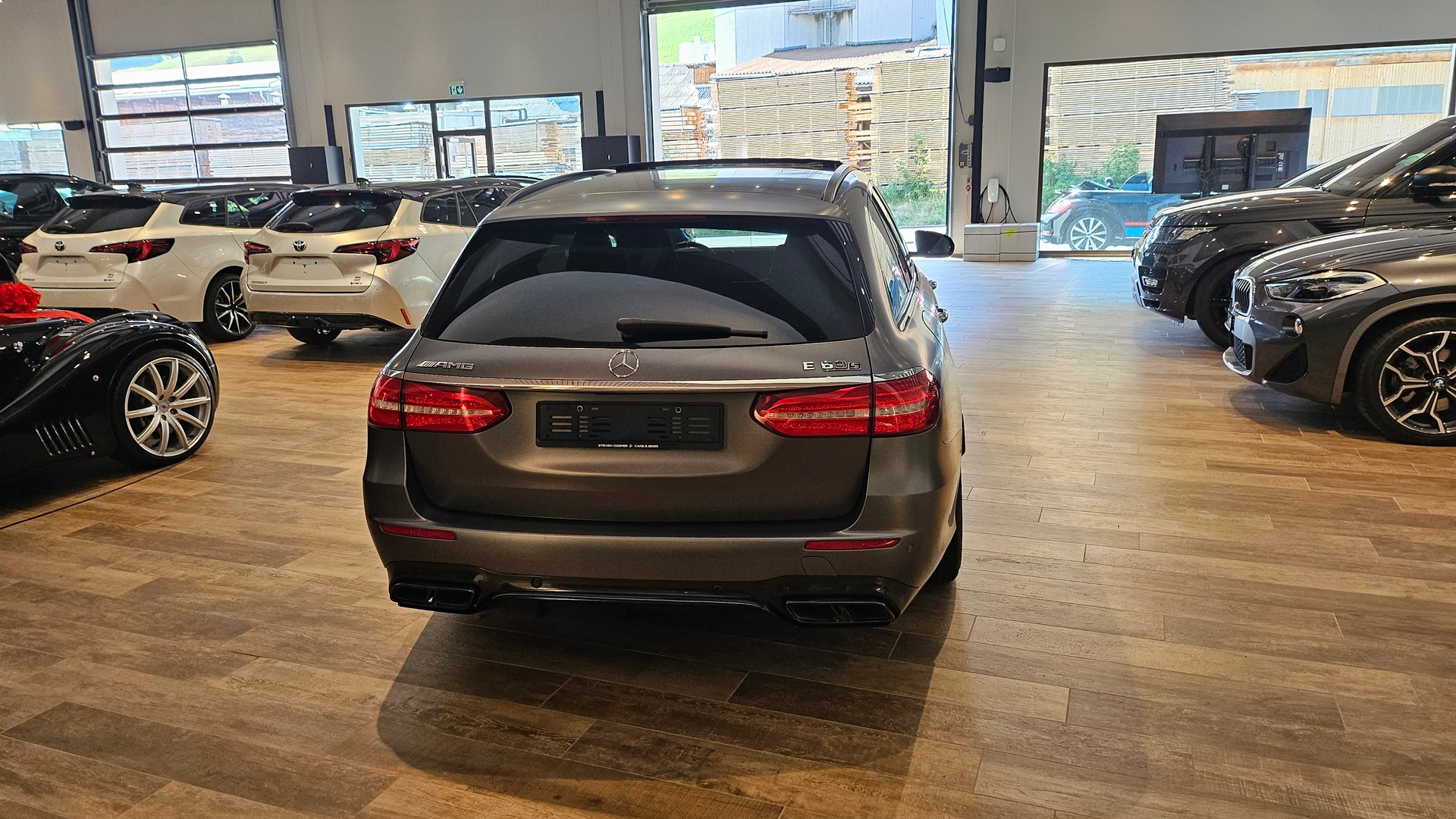 MERCEDES-BENZ E 63 AMG S 4 Matic 9G-Tronic, 612 PS selenitgrau, Top Ausstattung AMG Performance-Abgasanlage-image-10