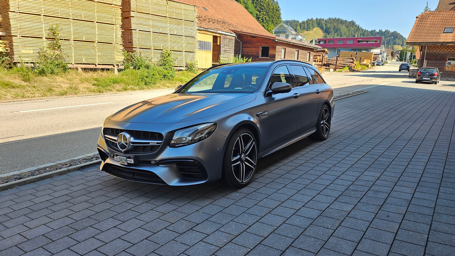 MERCEDES-BENZ E 63 AMG S 4 Matic 9G-Tronic, 612 PS selenitgrau, Top Ausstattung AMG Performance-Abgasanlage-image-30