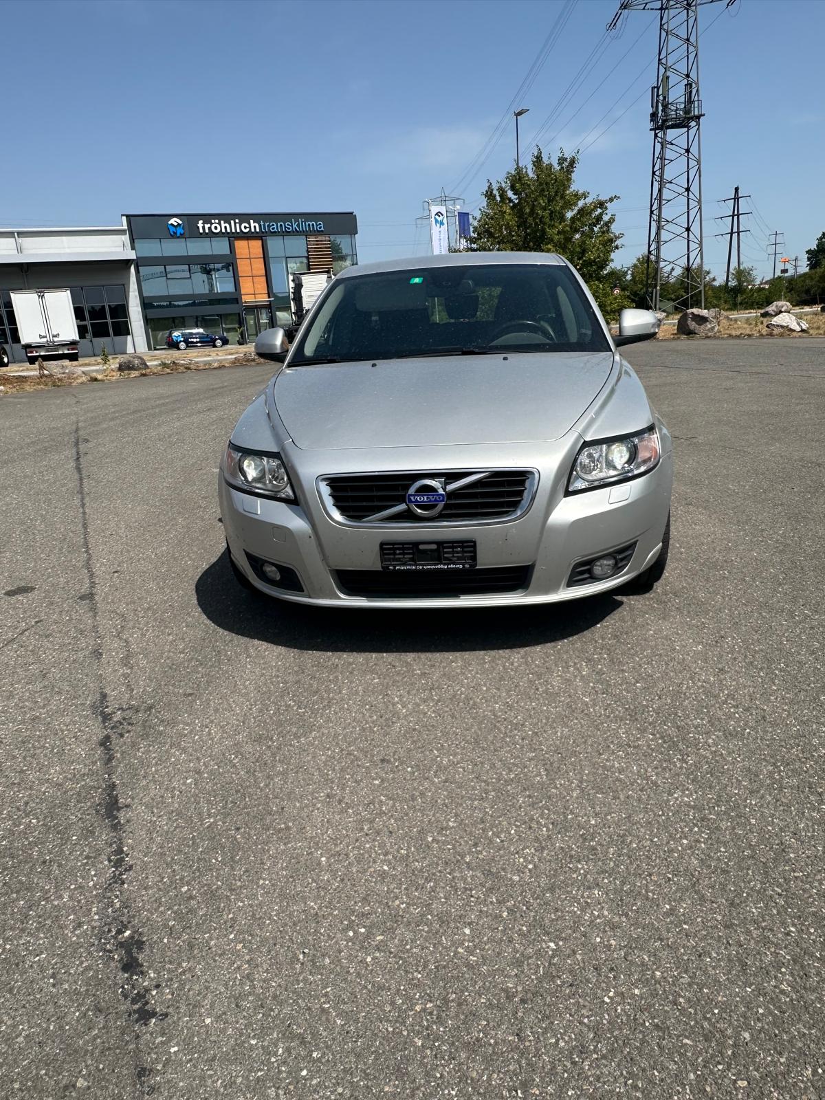 VOLVO V50 D3