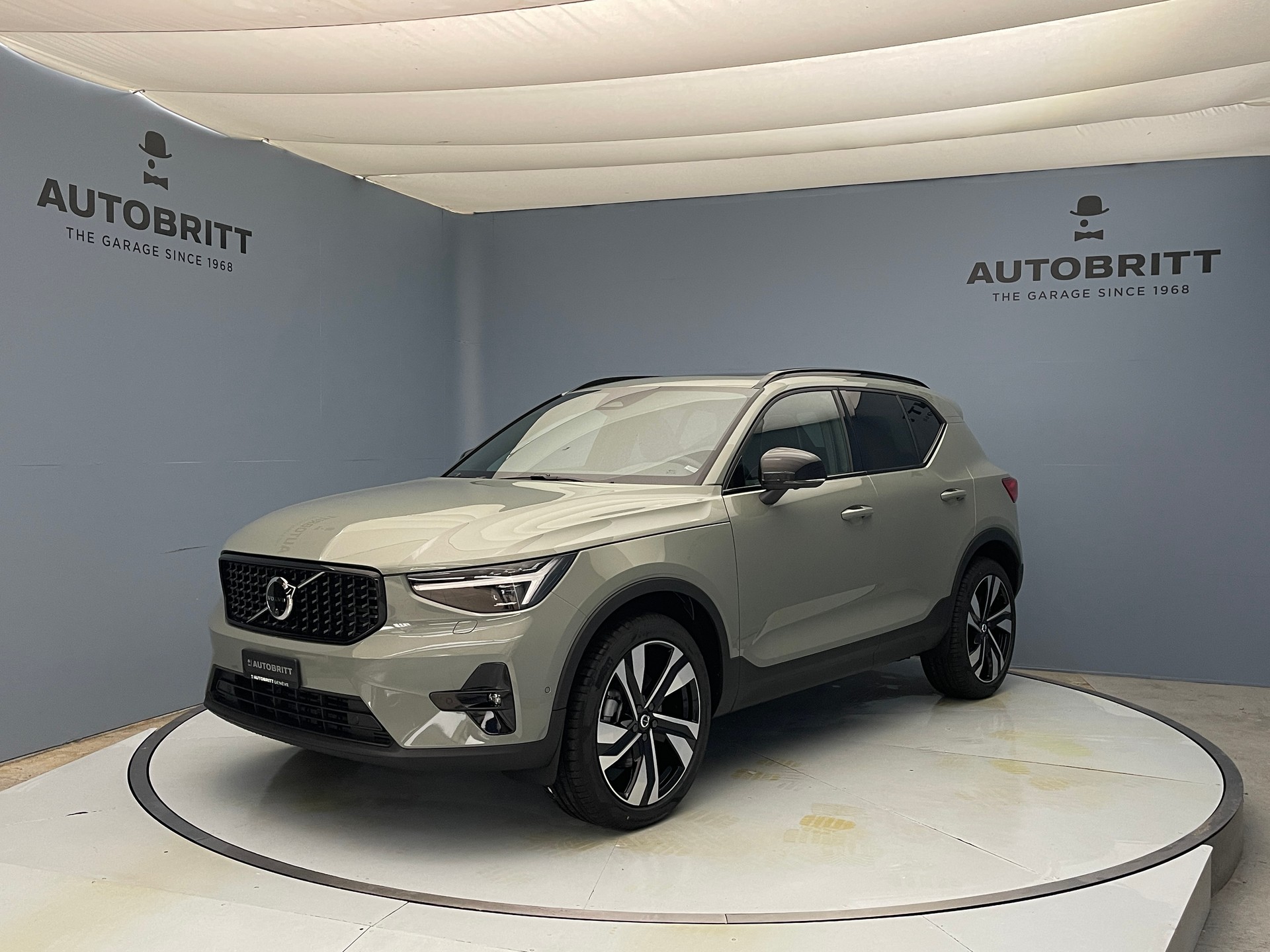 VOLVO XC40 2.0 B4 MH Ultra Dark