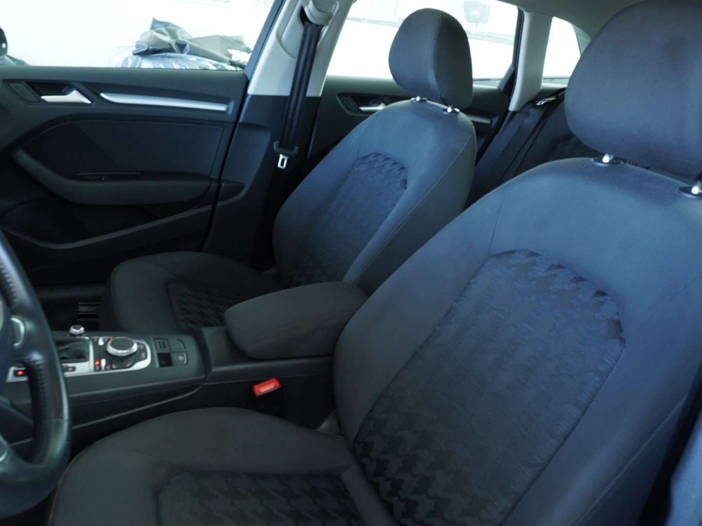 AUDI A3 Sportback 1.8 TFSI Ambition S-tronic-showroom-element-3