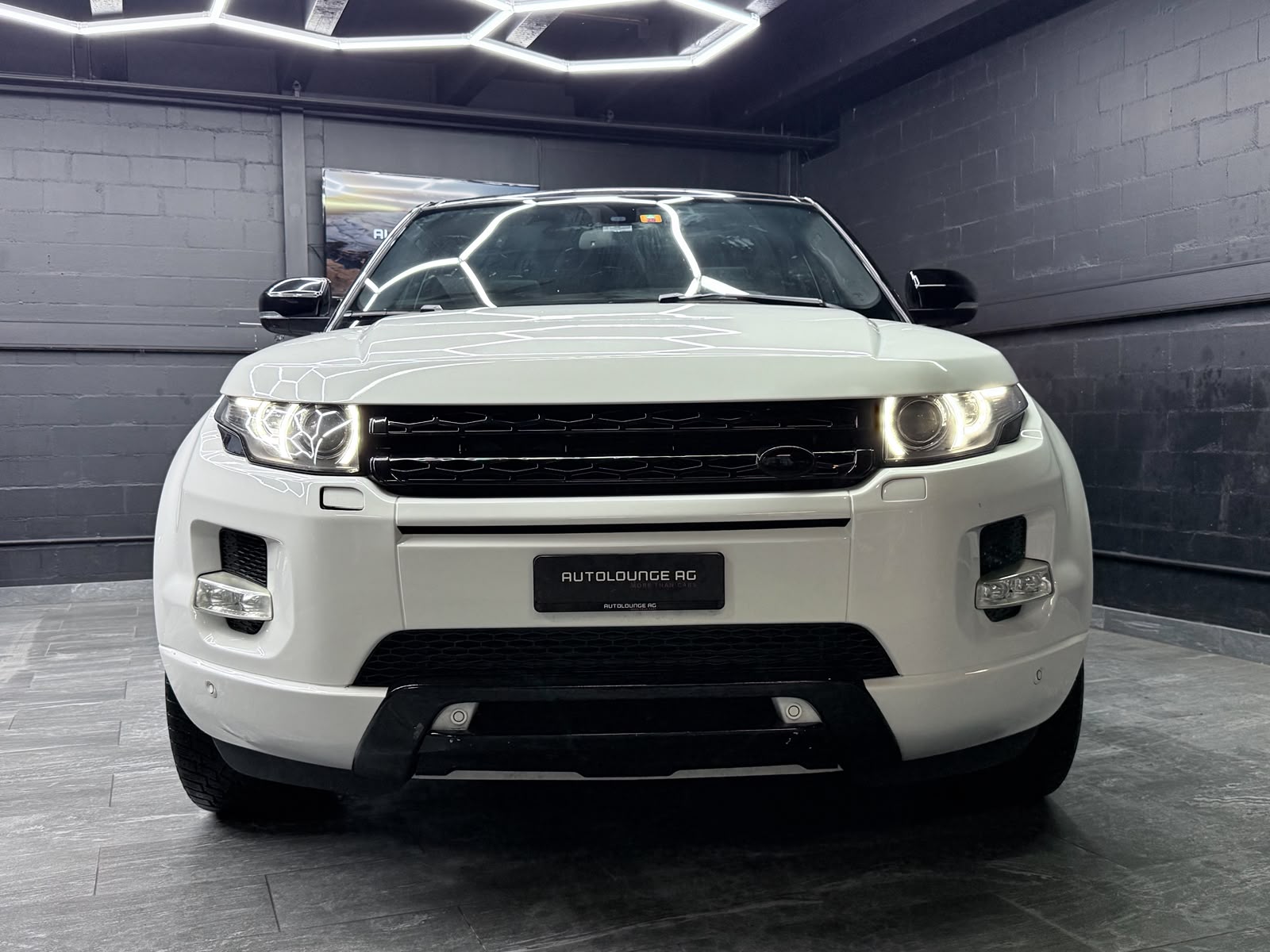 LAND ROVER Range Rover Evoque 2.2 SD4 Dynamic AT6-showroom-element-2