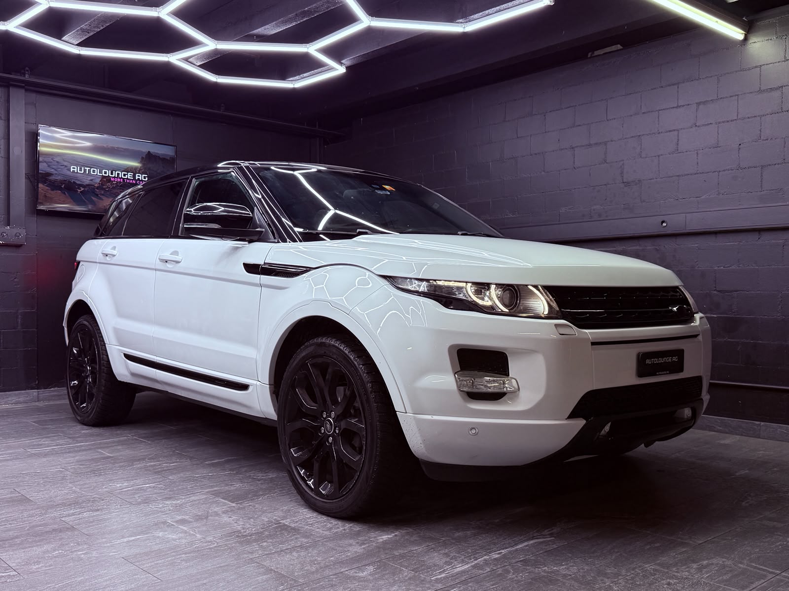 LAND ROVER Range Rover Evoque 2.2 SD4 Dynamic AT6-showroom-element-1