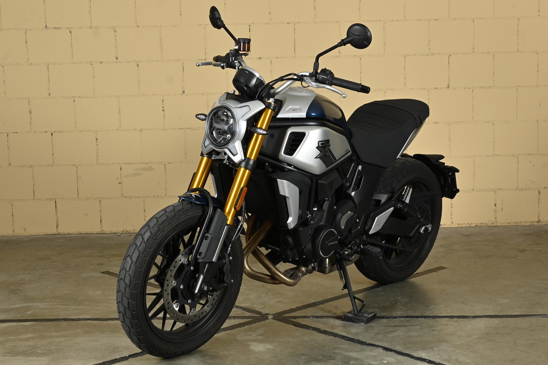 CF MOTO 700 CL-X Heritage-image-2