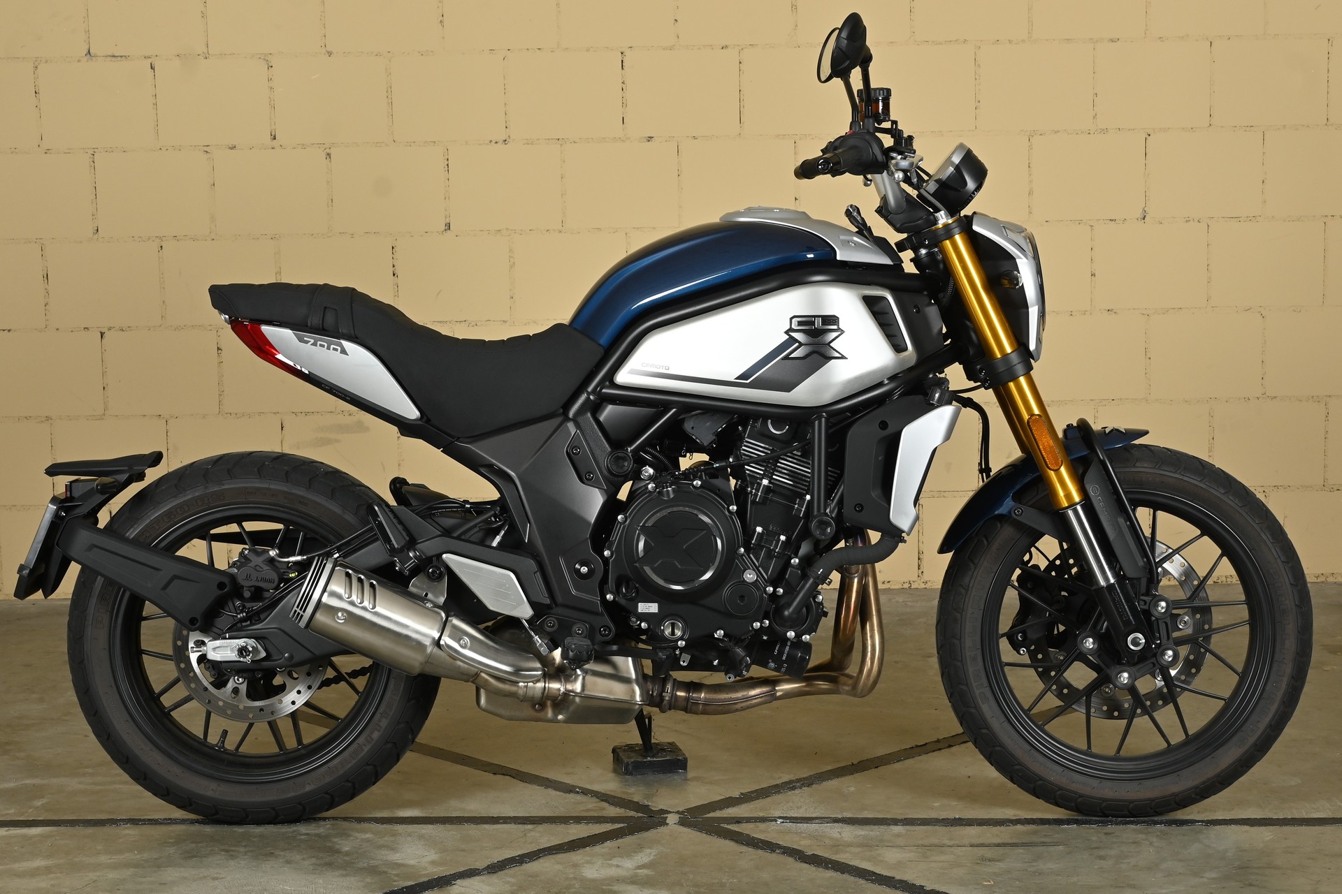 CF MOTO 700 CL-X Heritage-image-4