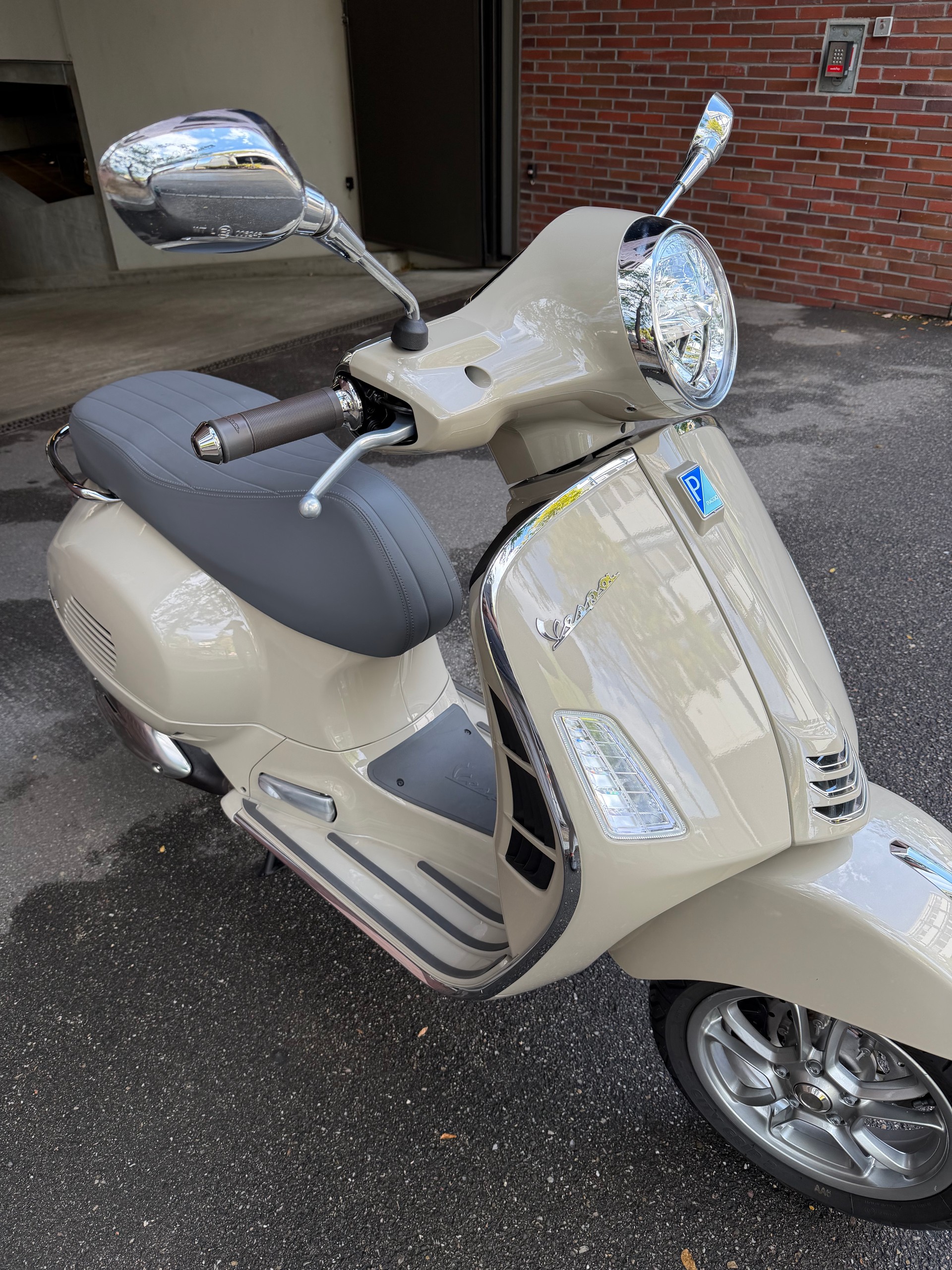 PIAGGIO Vespa GTS 300 Super Tech ABS-image-0