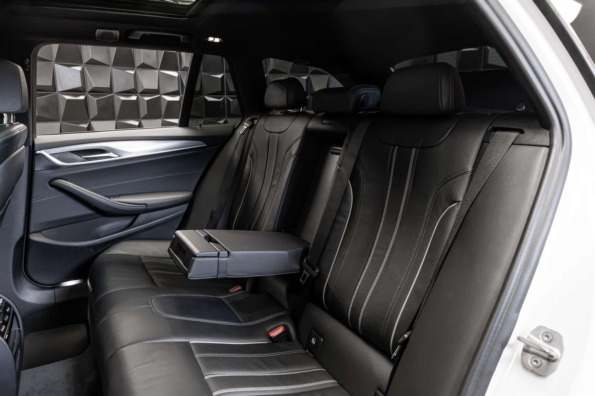BMW 530i xDrive Touring Steptronic M-Paket-image-26