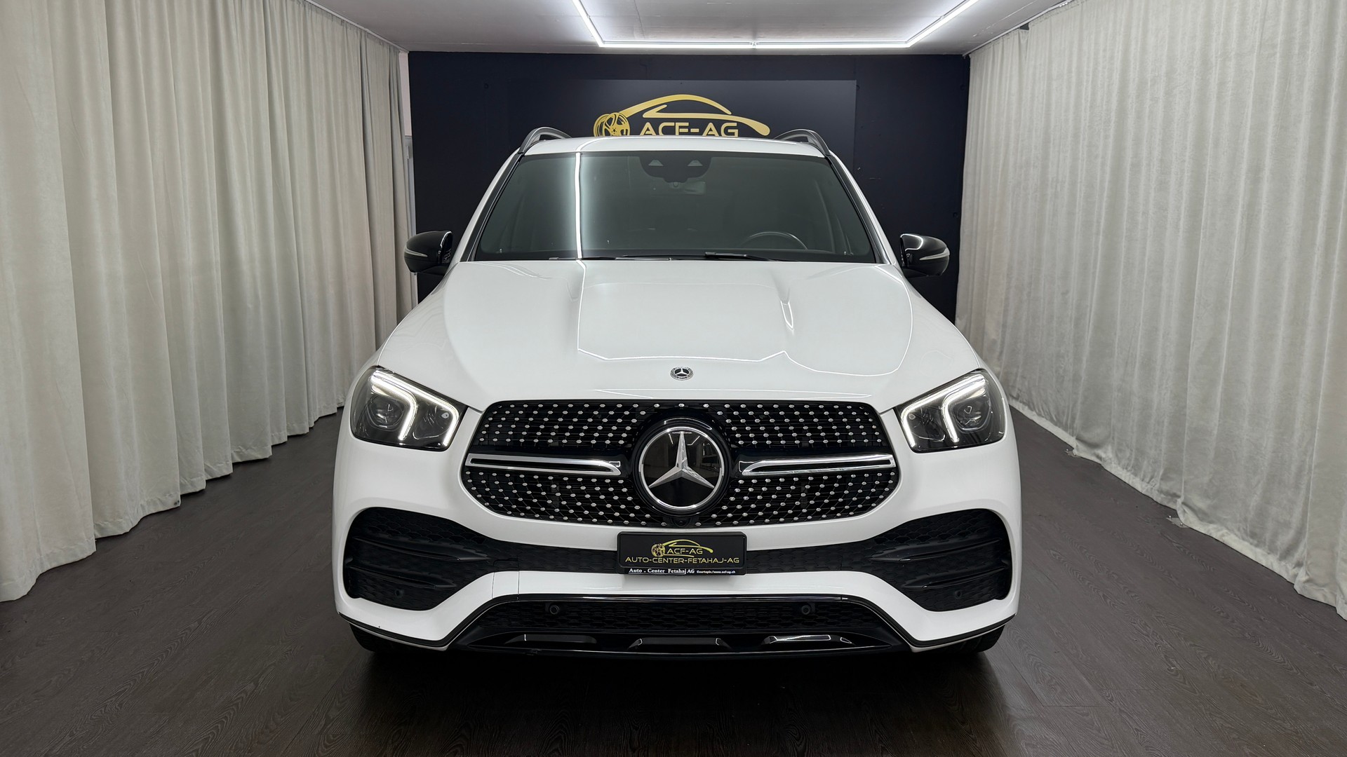 MERCEDES-BENZ GLE 300 d 4Matic AMG Line 9G-Tronic-showroom-element-1