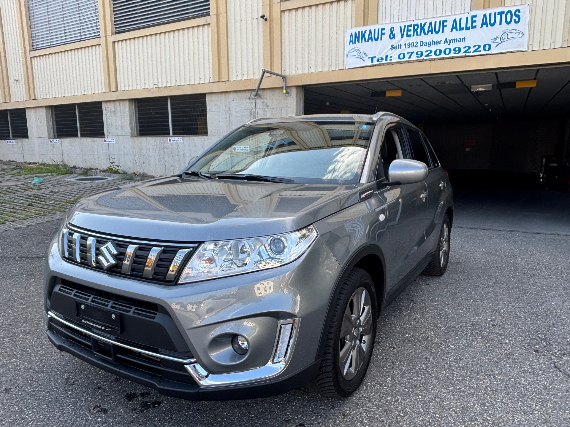 SUZUKI Vitara 1.4 Boosterjet Compact + Automatic-image-2