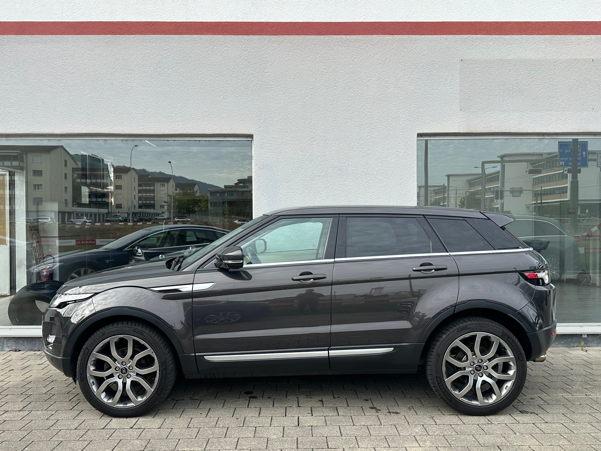 LAND ROVER Range Rover Evoque 2.2 SD4 Prestige AT6-showroom-element-2