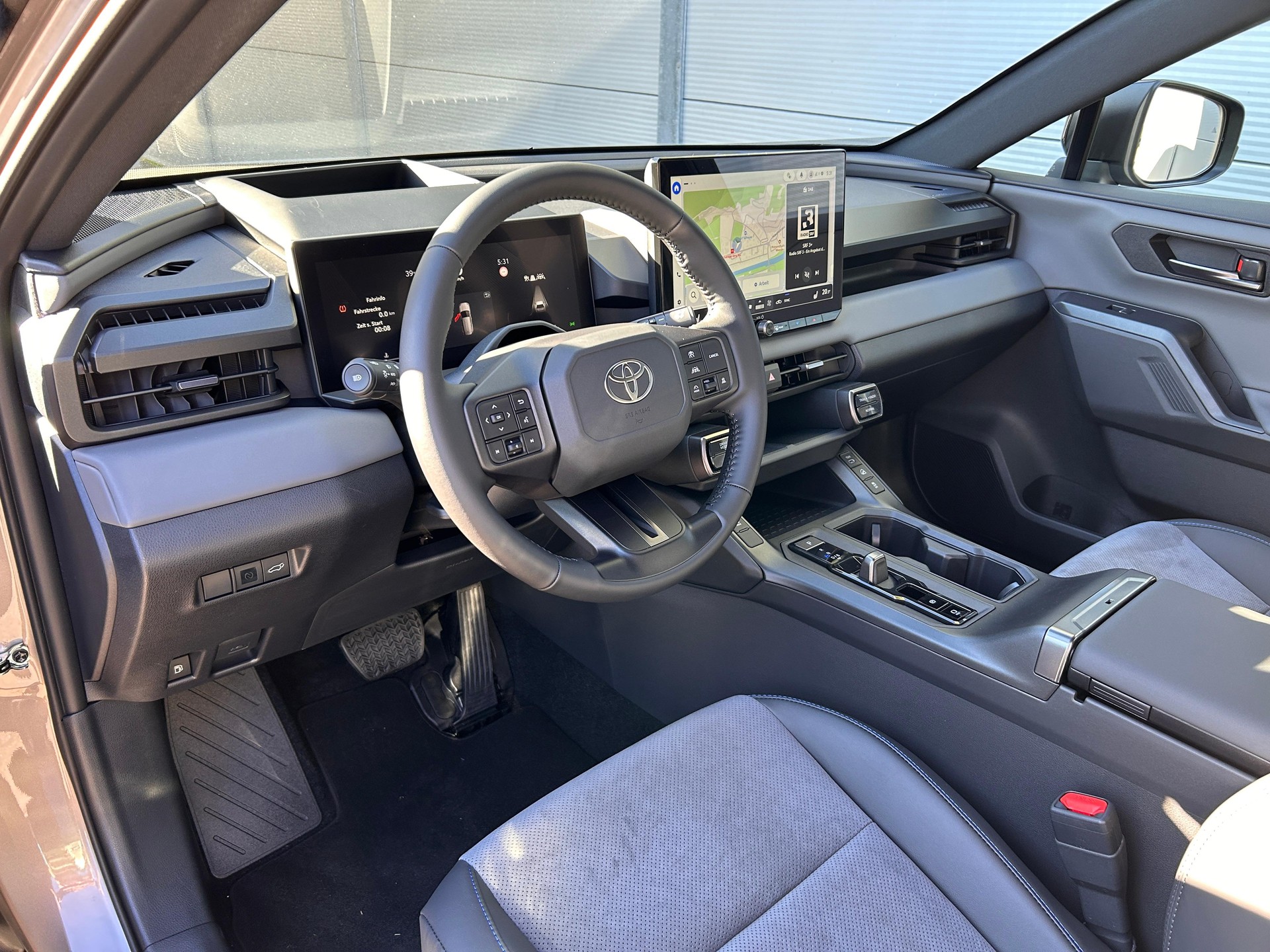 TOYOTA RAV4 2.5 HEV Style-image-7