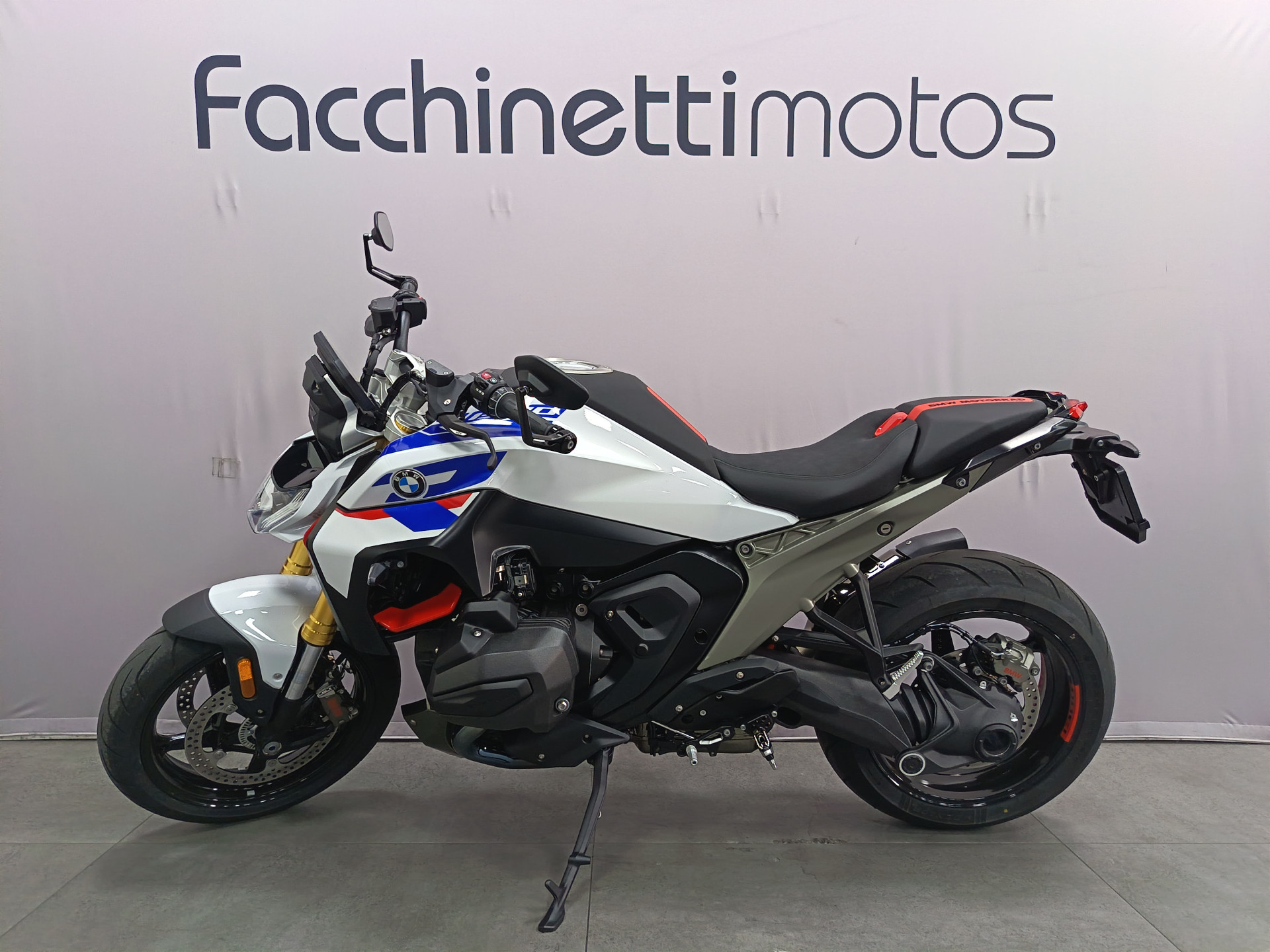 BMW R 1300 R Performance-image-3