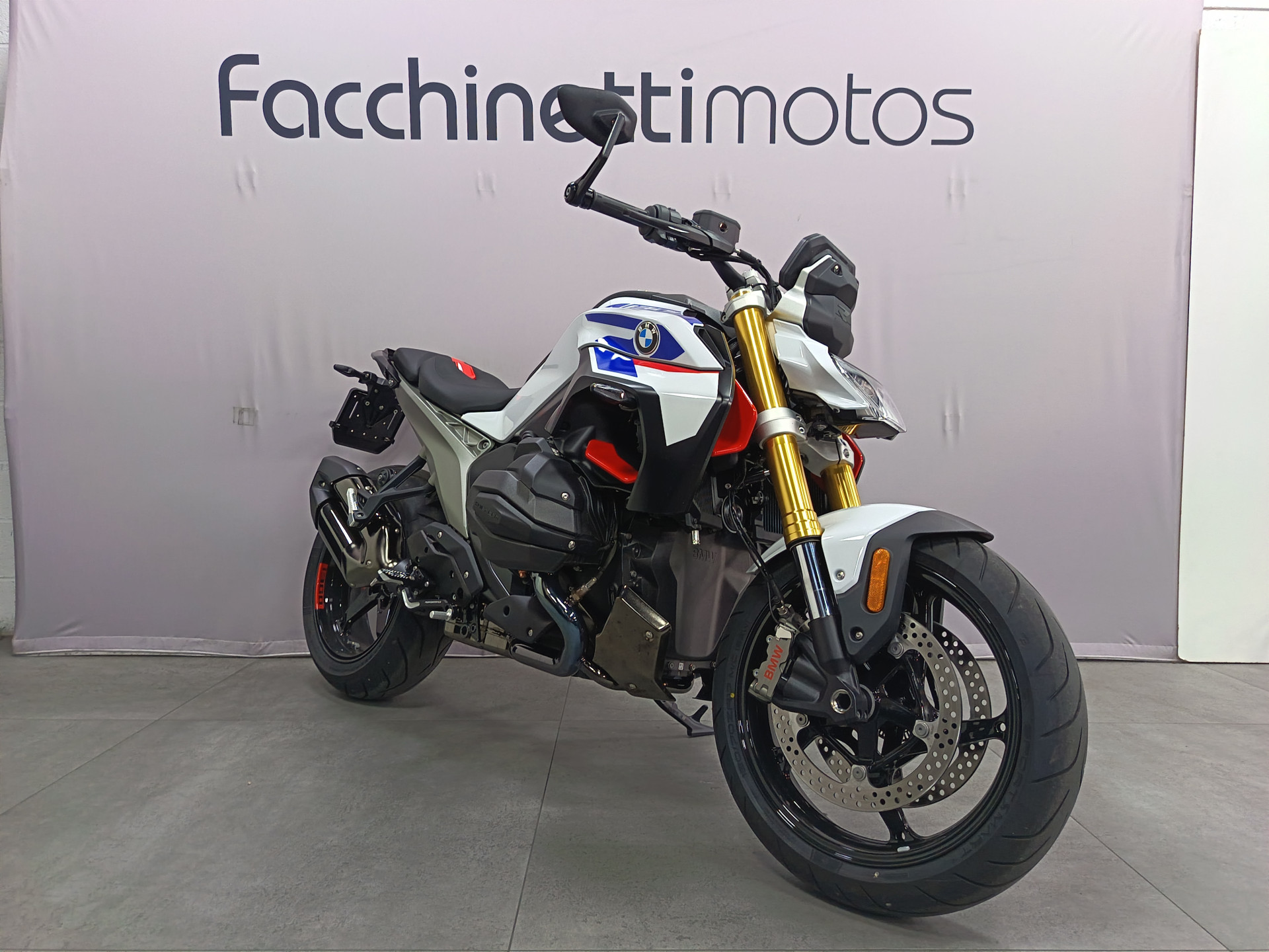 BMW R 1300 R Performance-image-1