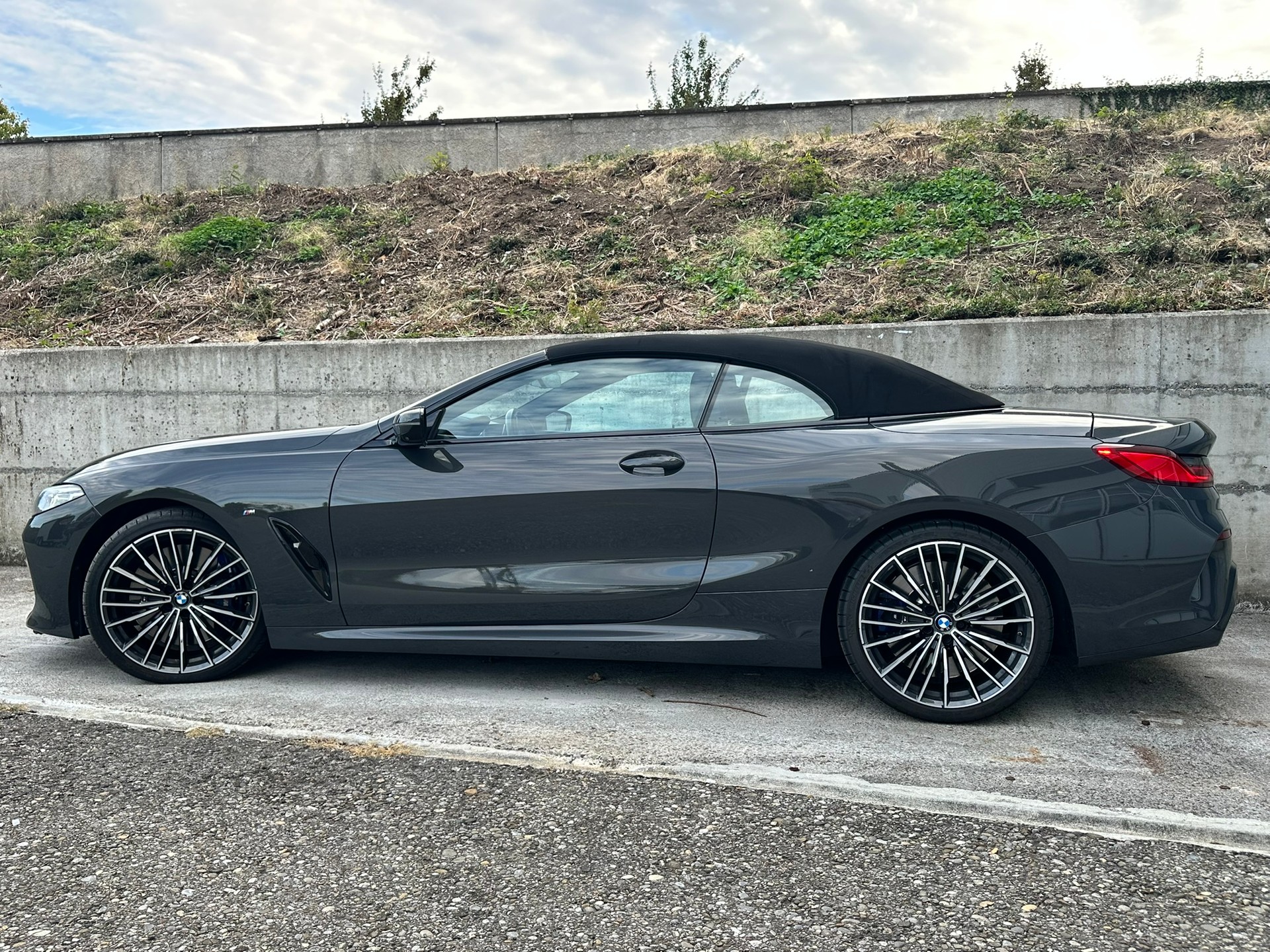 BMW M850i xDrive-image-4