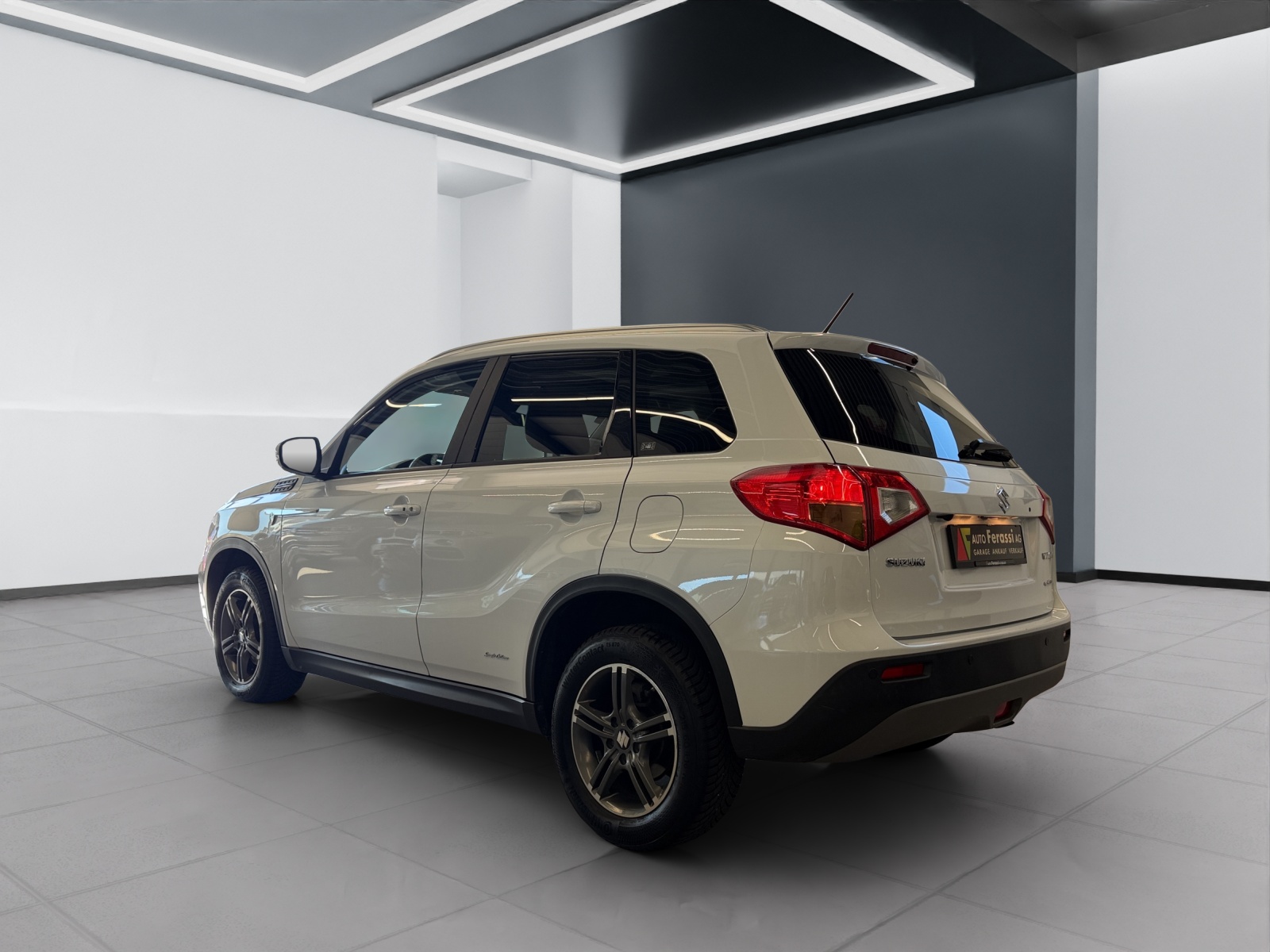 SUZUKI Vitara 1.6 TD Sergio Cellano Top TCSS-showroom-element-3
