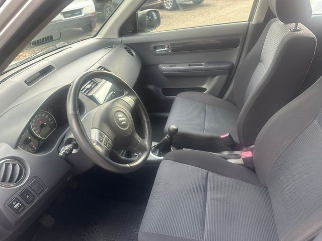 SUZUKI Swift 1.3i 16V GL Top Piz Sulai LE 4x4-image-7