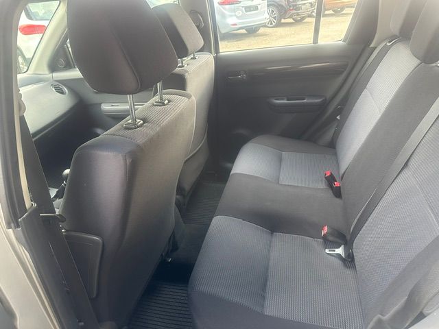 SUZUKI Swift 1.3i 16V GL Top Piz Sulai LE 4x4-image-9
