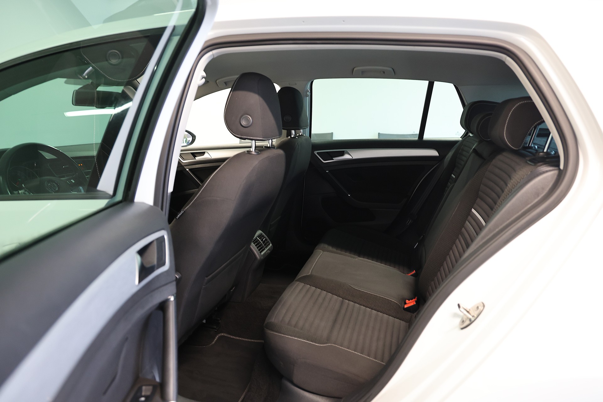 VW Golf VII 2.0 TDI Cup R-Line DSG-image-15