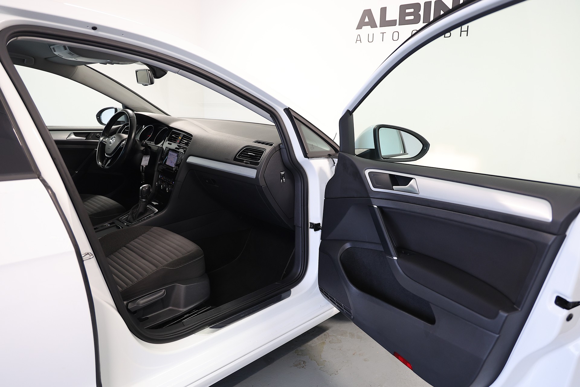 VW Golf VII 2.0 TDI Cup R-Line DSG-image-10