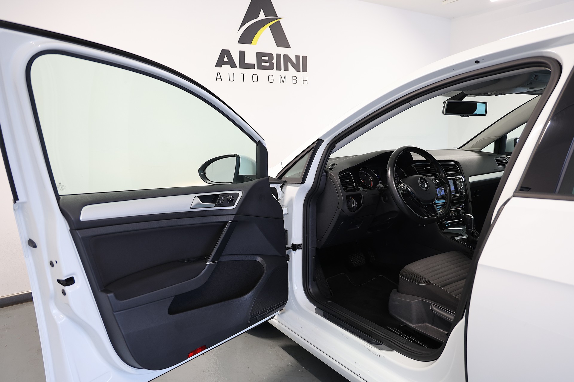 VW Golf VII 2.0 TDI Cup R-Line DSG-image-4
