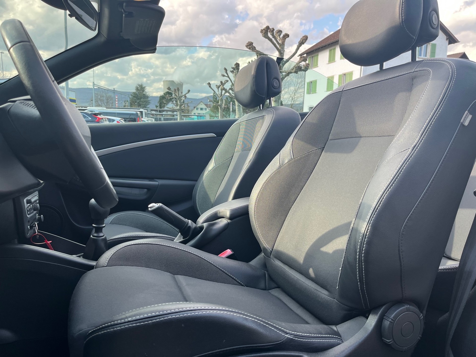 RENAULT Mégane CC 1.4 16V Turbo Dynamique-image-13