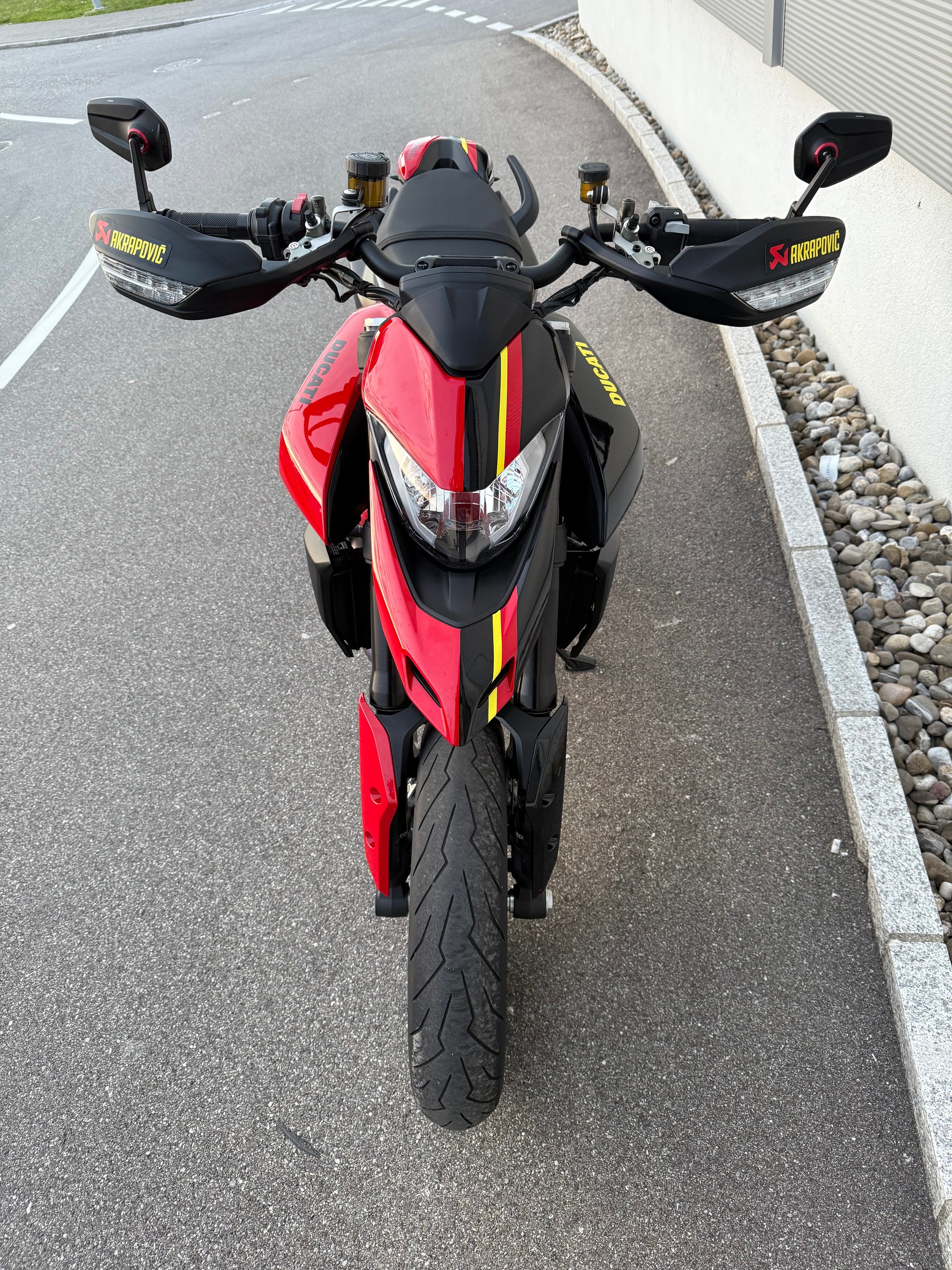 DUCATI Hypermotard 950-image-2