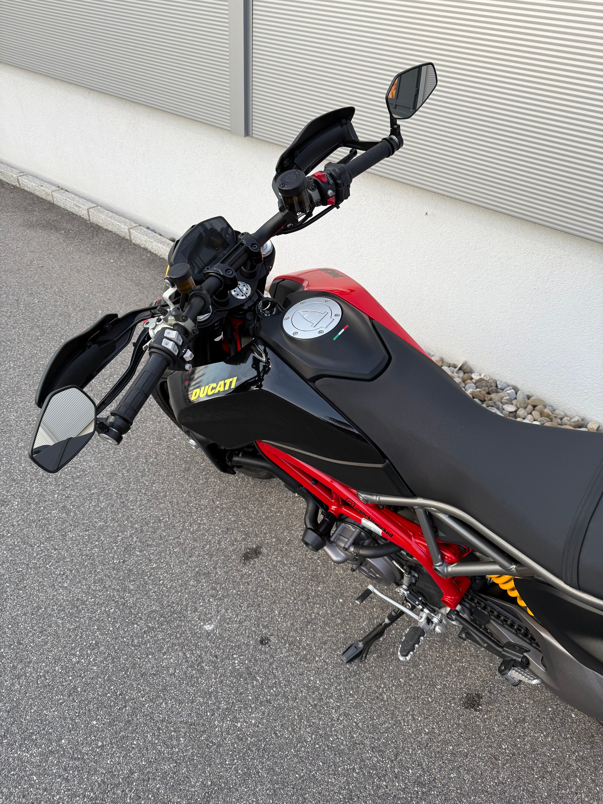 DUCATI Hypermotard 950-image-7