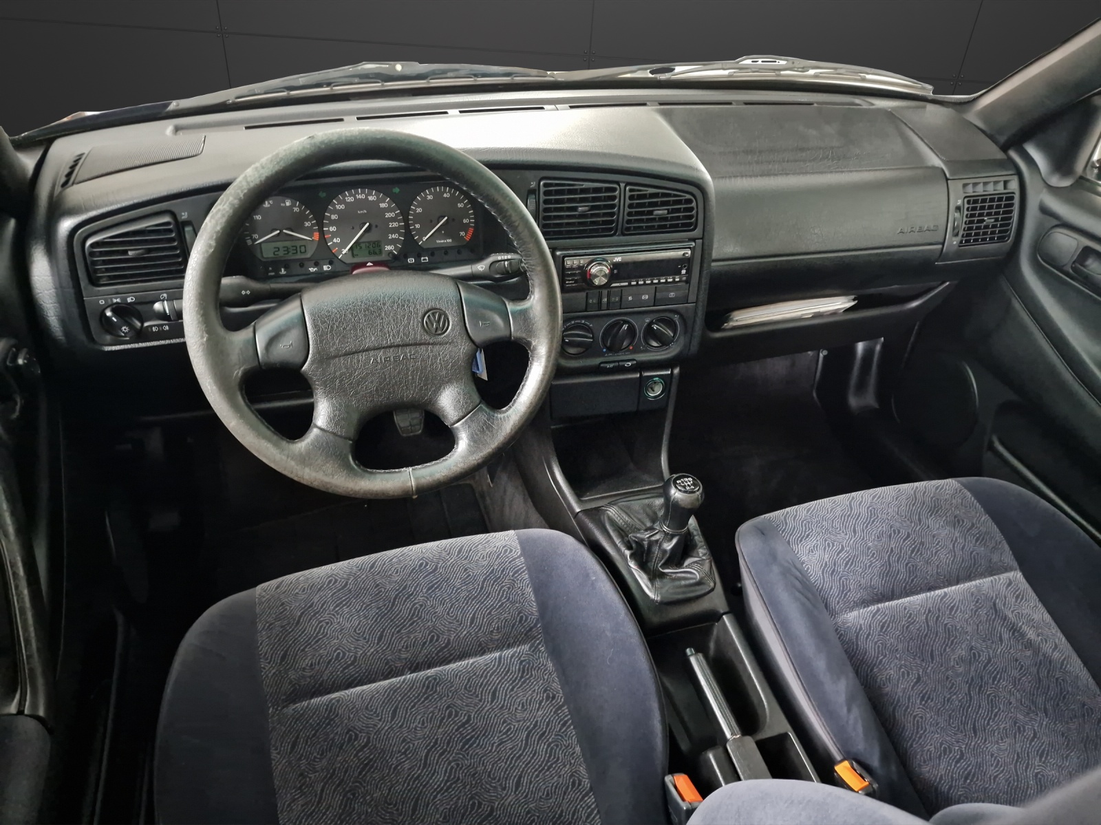 VW Passat Variant 2900 VR6 syncro Exclusiv-image-6