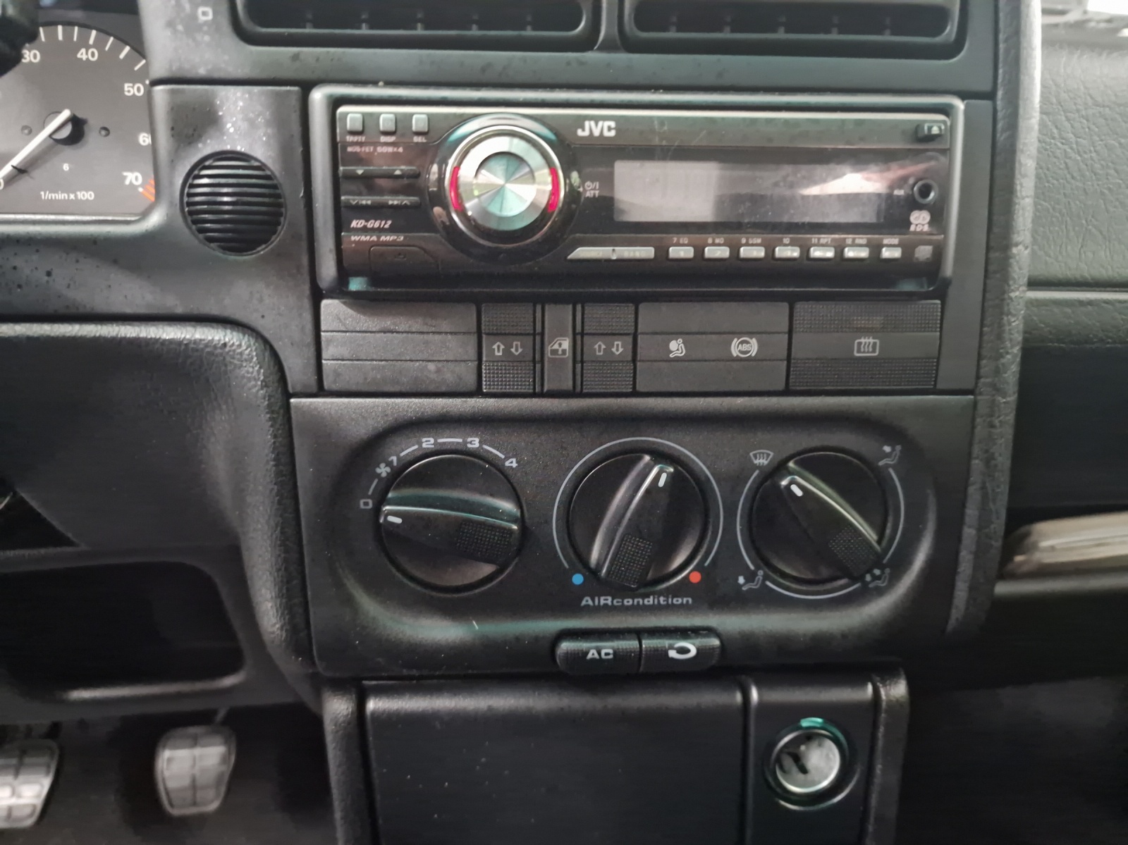 VW Passat Variant 2900 VR6 syncro Exclusiv-image-8