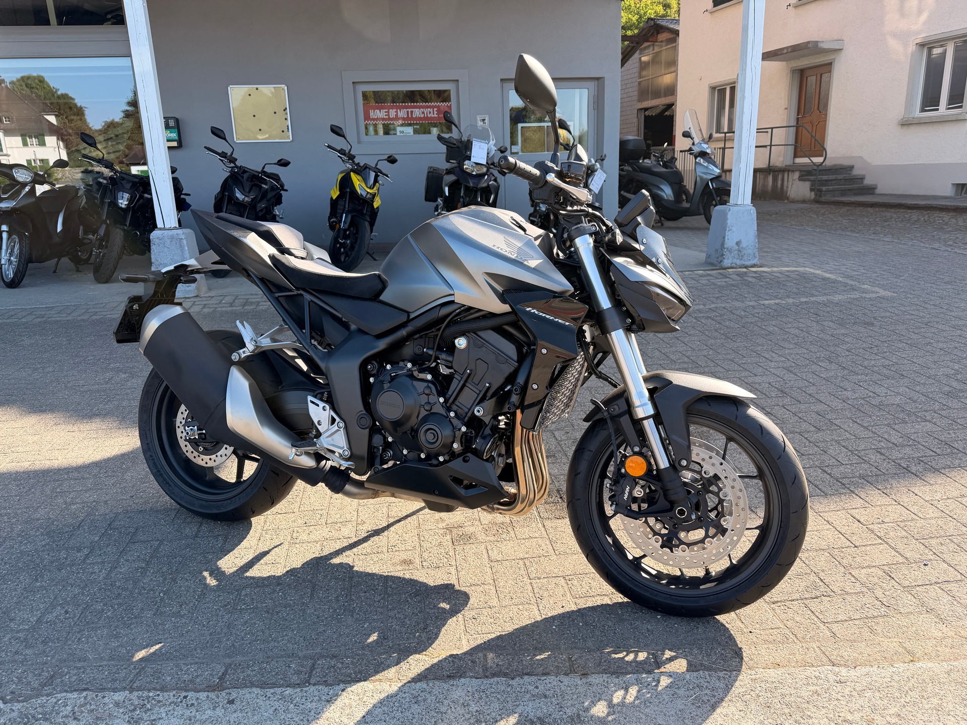 HONDA CB1000 Hornet-image-2