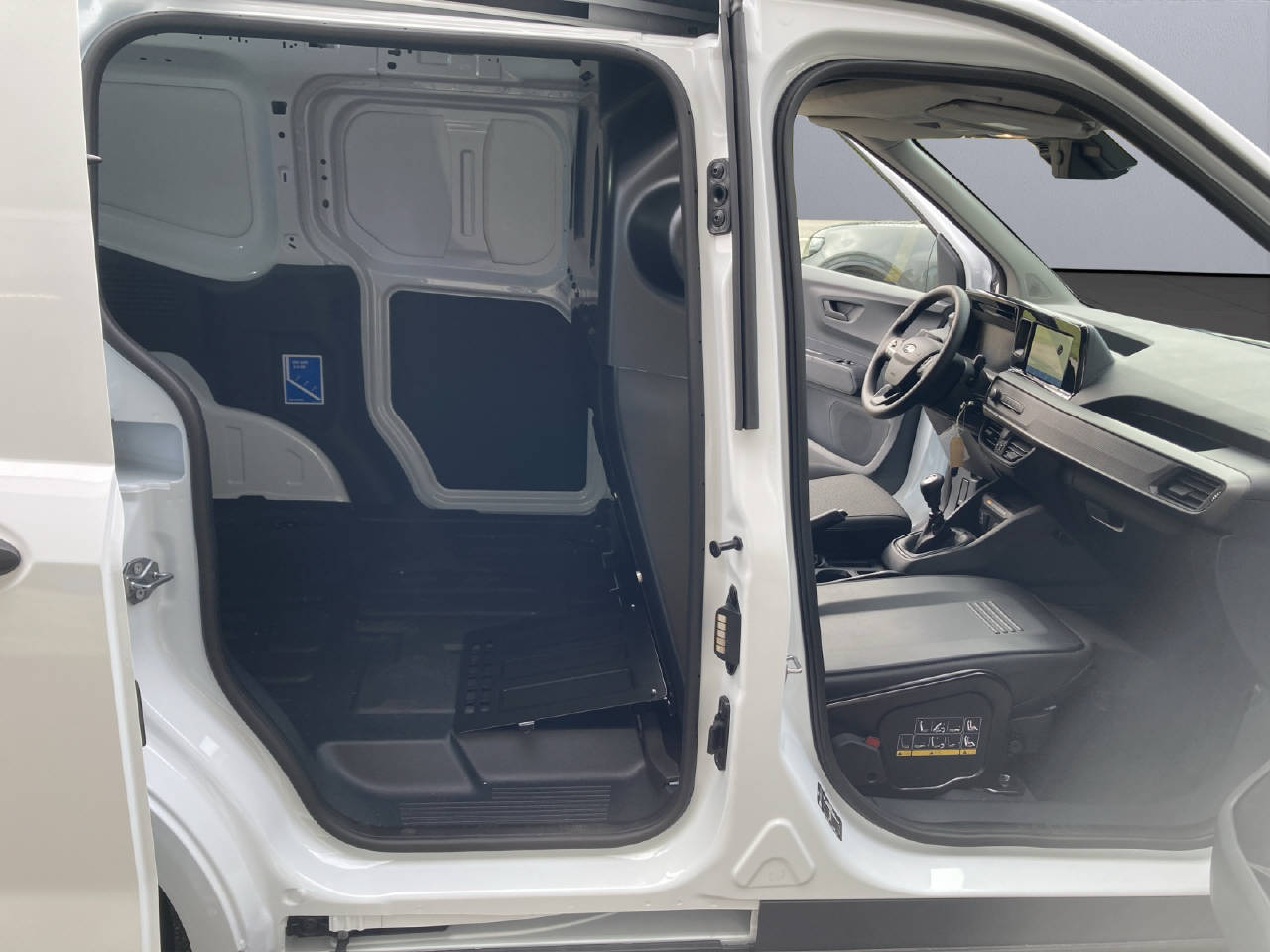 FORD Transit Courier Van 1.0 EcoBoost Trend-image-5