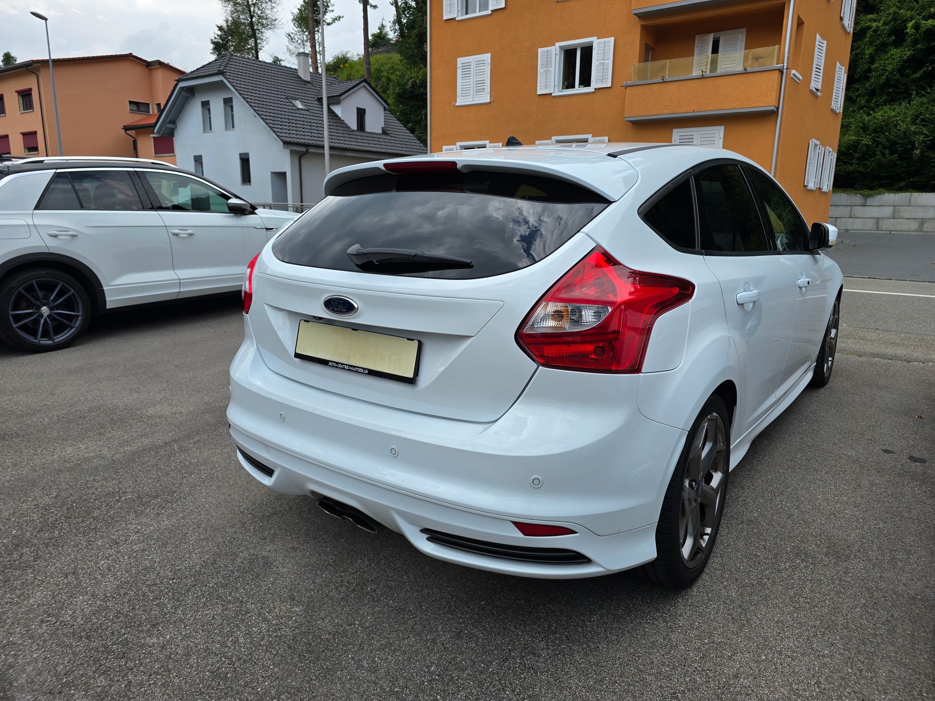 FORD Focus 2.0 SCTi ST-3-image-3