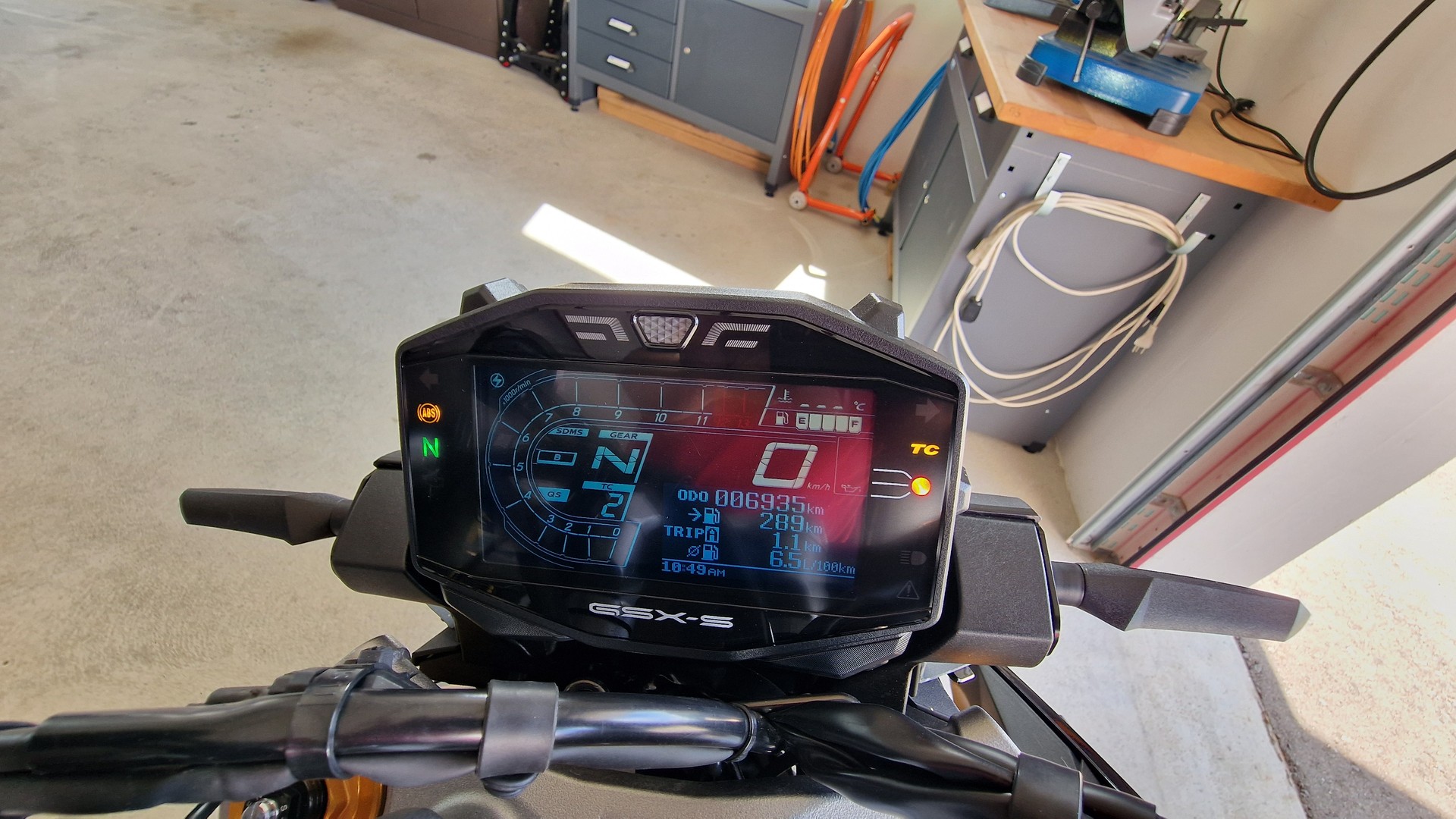 SUZUKI GSX-S 1000 EVO-image-8