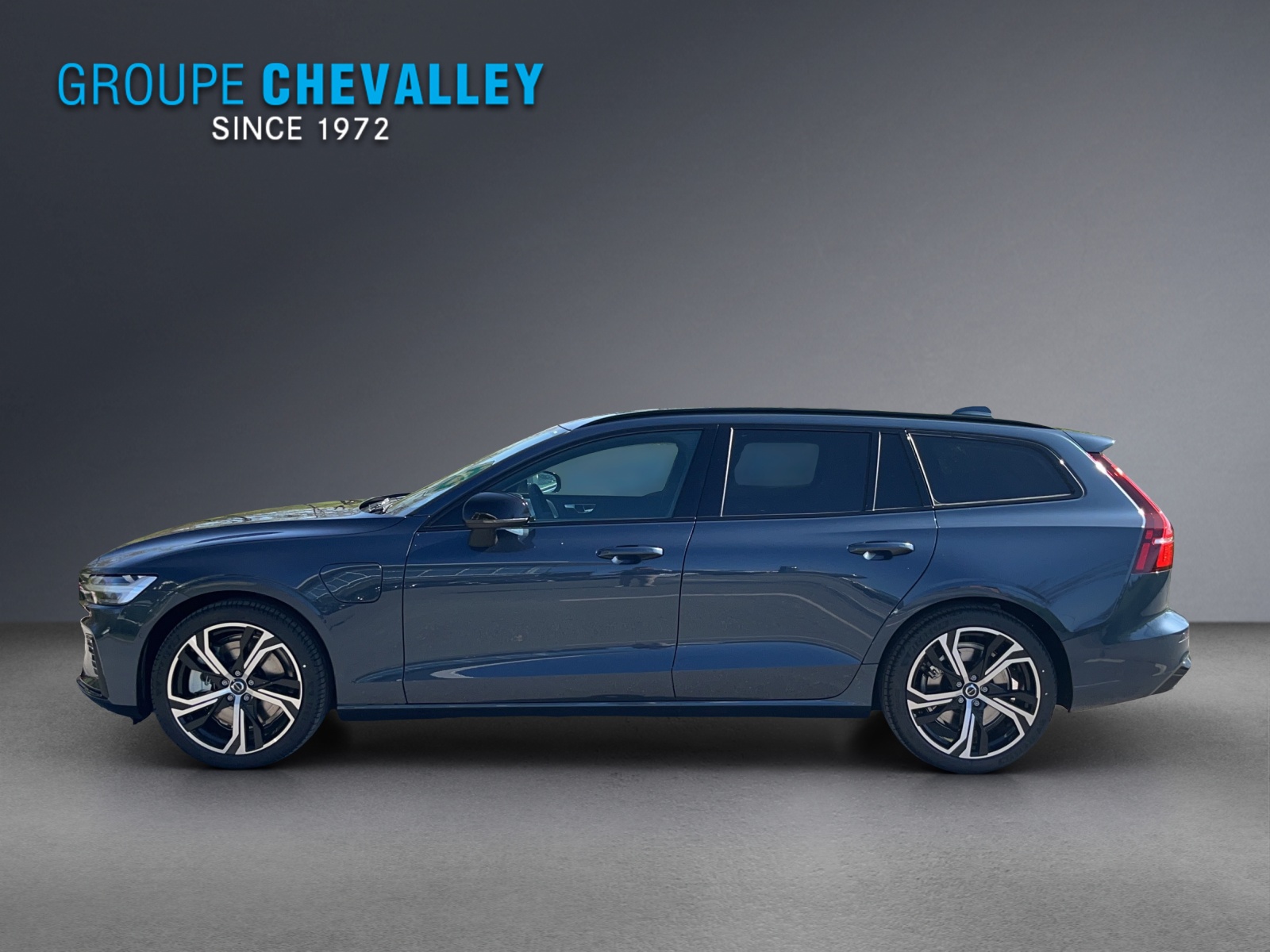 VOLVO V60 T6 eAWD Plug in Hybrid Plus Dark Geartronic-showroom-element-2