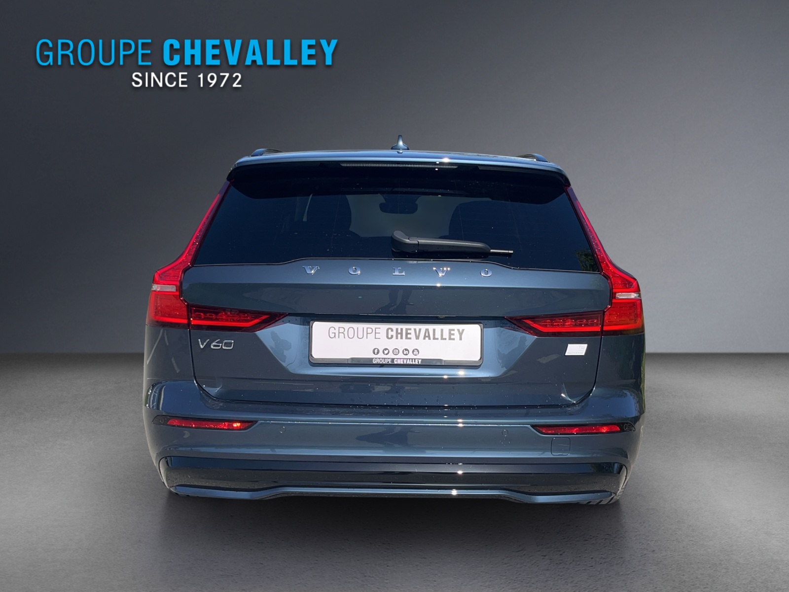 VOLVO V60 T6 eAWD Plug in Hybrid Plus Dark Geartronic-image-4