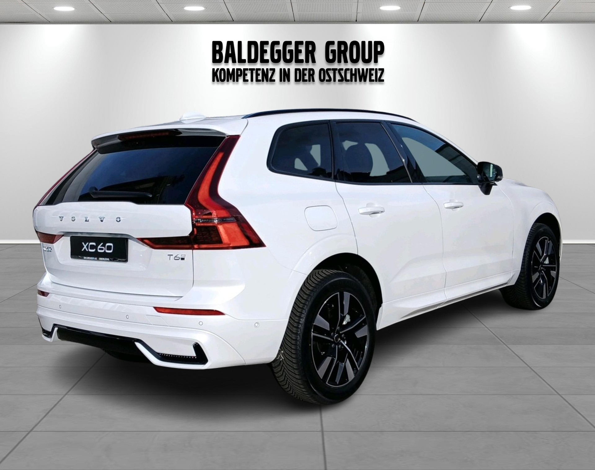 VOLVO XC60 2.0 T6 TE Plus Dark eAWD-showroom-element-2