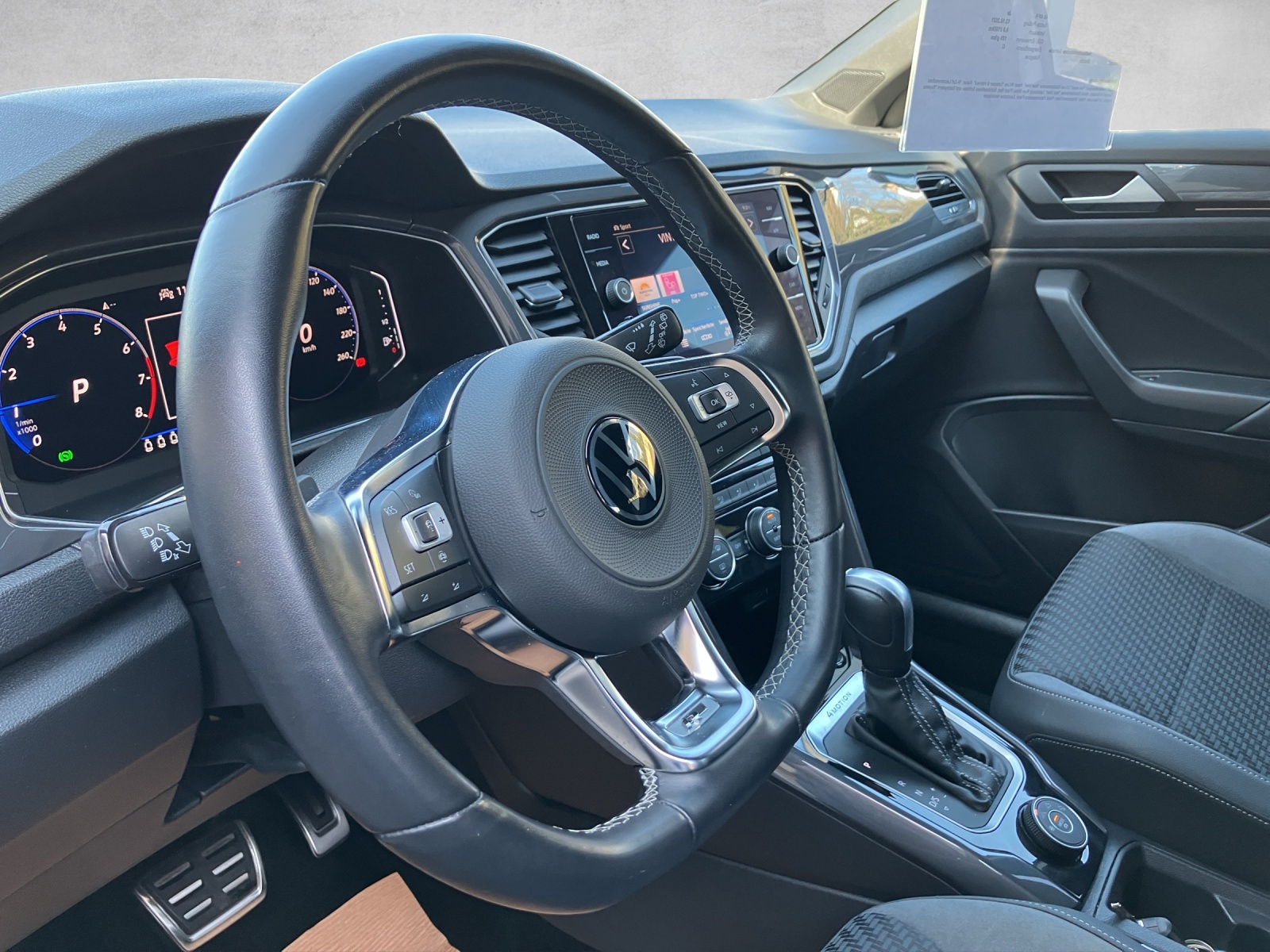 VW T-Roc 2.0 TSI Sport DSG 4Motion-image-5