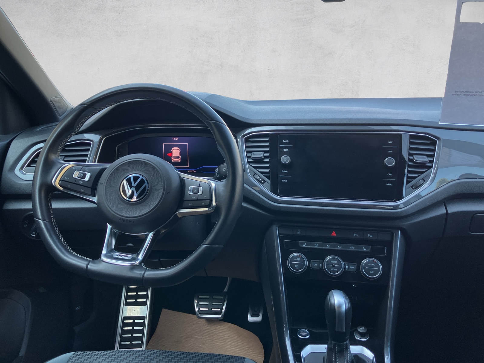 VW T-Roc 2.0 TSI Sport DSG 4Motion-image-4