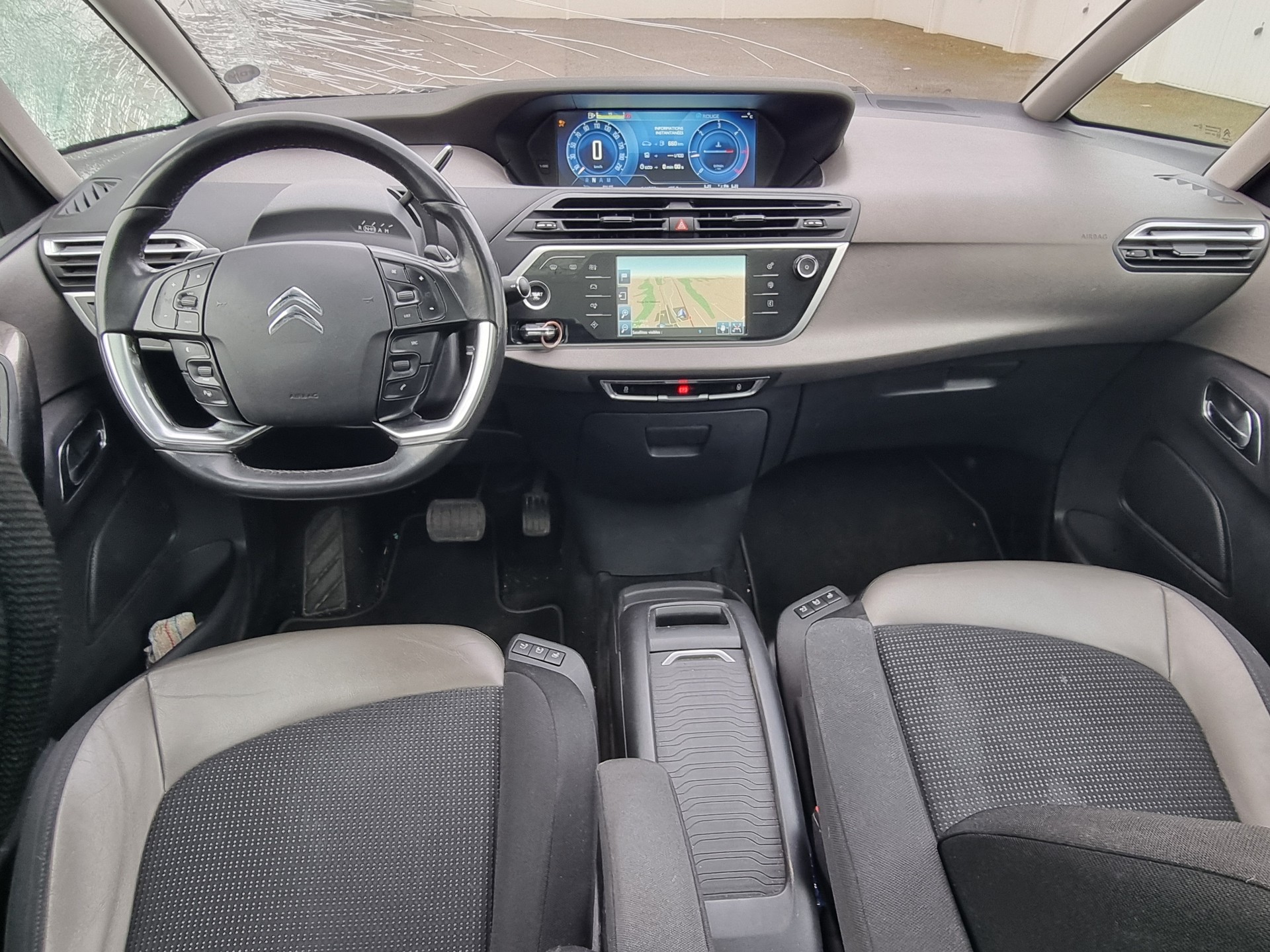 CITROEN C4 Picasso 1.6 e-HDi Exclusive ETG6-image-12