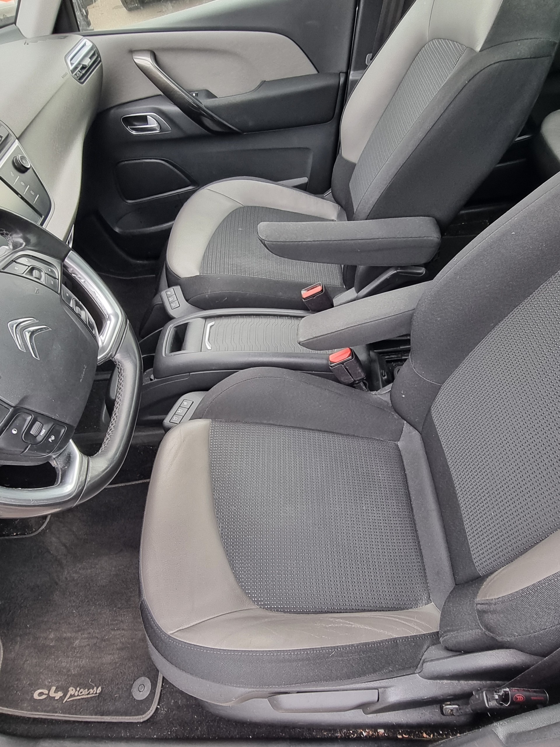 CITROEN C4 Picasso 1.6 e-HDi Exclusive ETG6-image-13